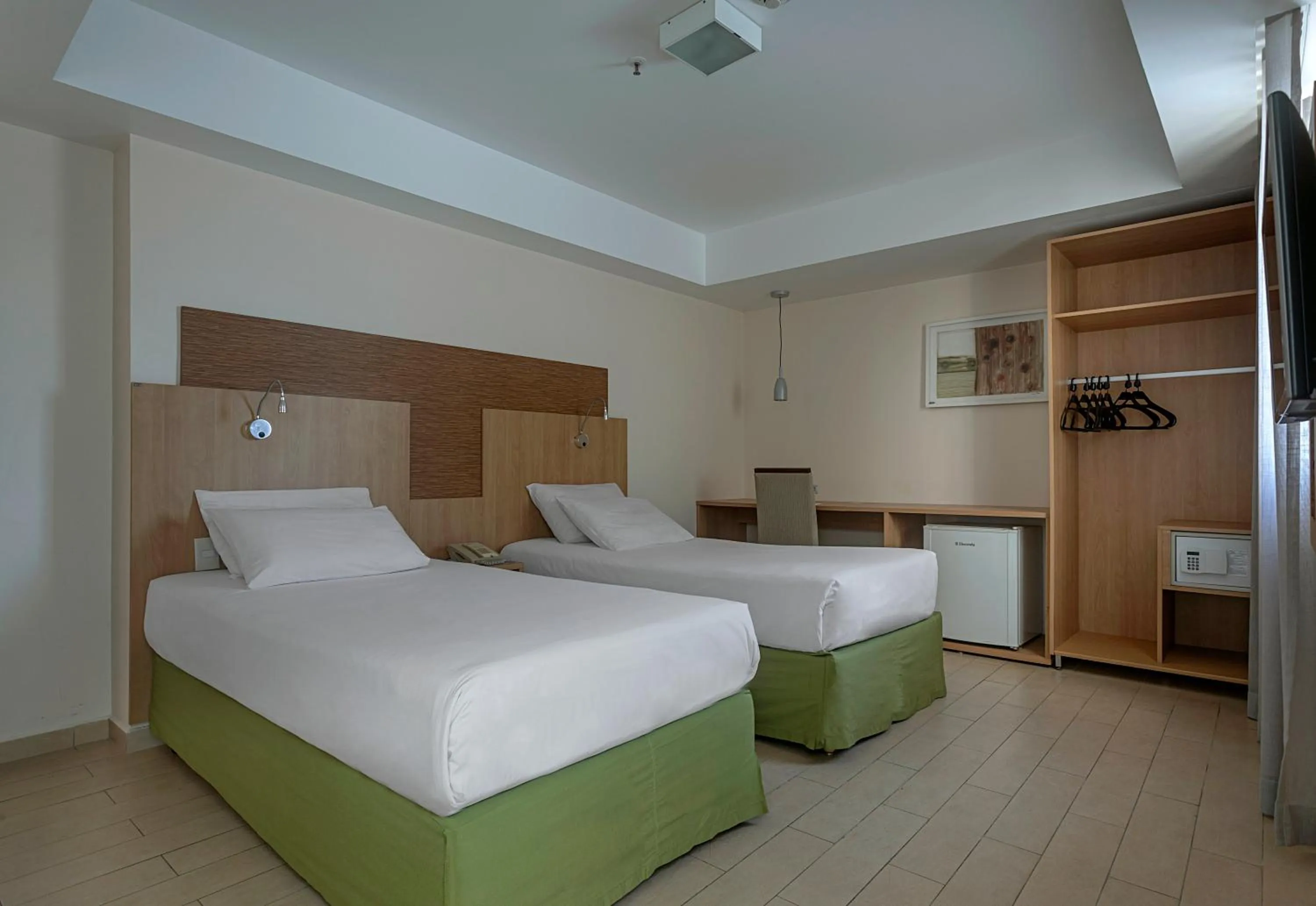 View (from property/room), Bed in Mercure Maceio Pajuçara