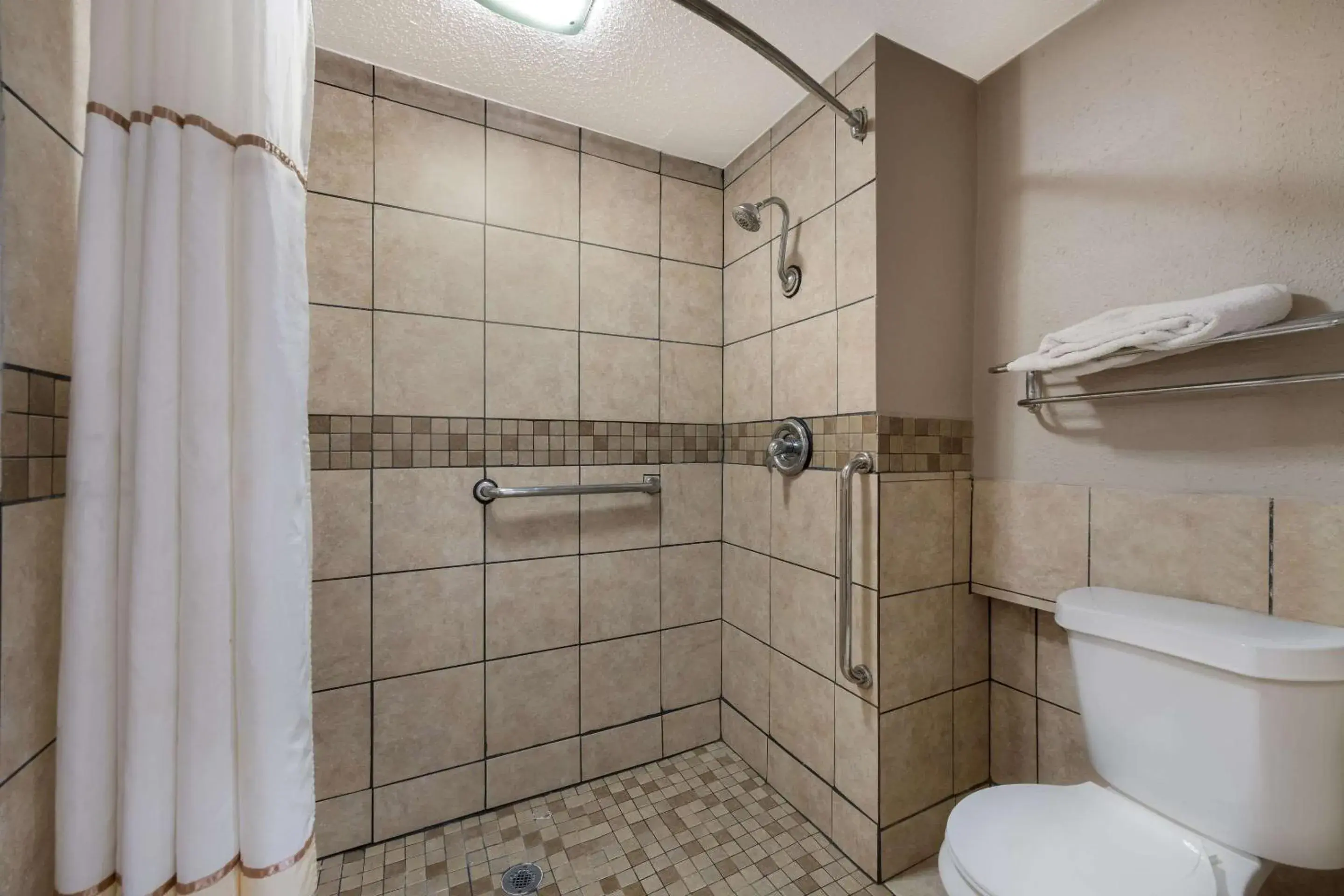 Bedroom in Rodeway Inn Charlotte Airport Area Bedroom in Rodeway Inn Charlotte Airport Area