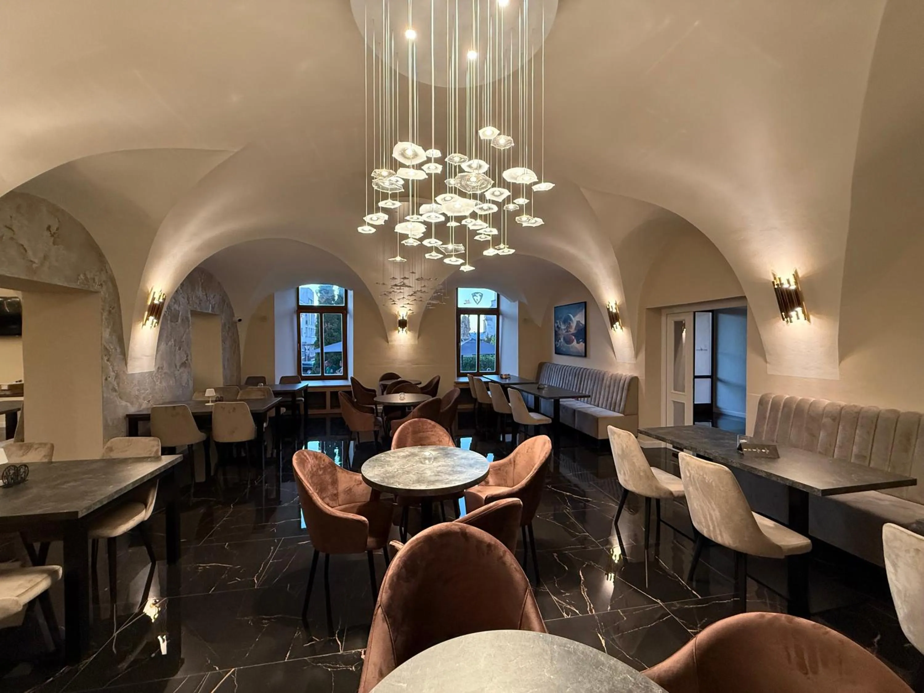 Restaurant/places to eat in Hotel Jelen