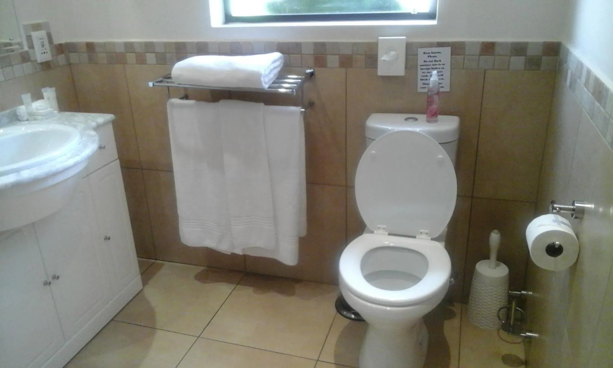 Bathroom in Hoyohoyo Chartwell Lodge