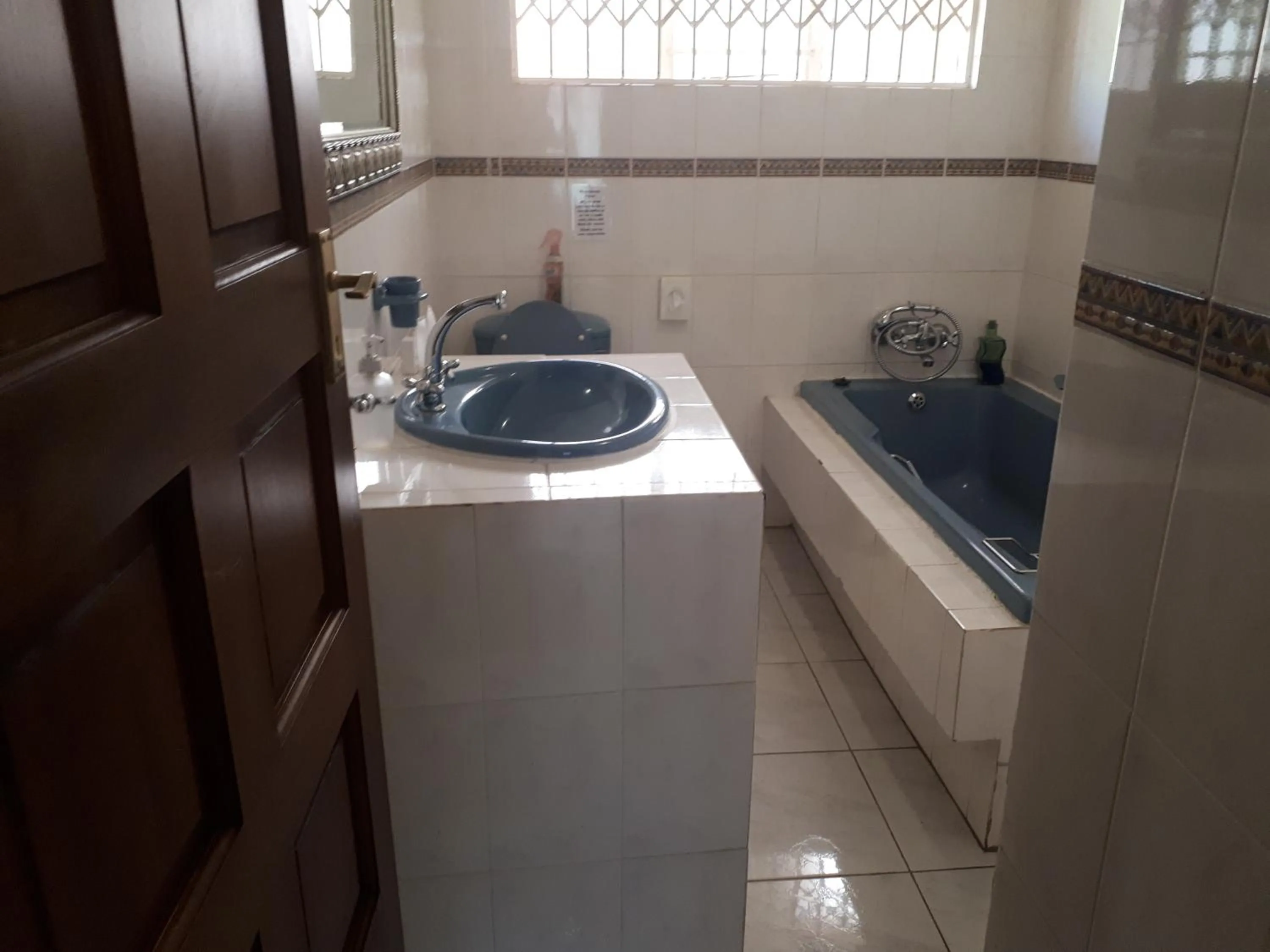 Hoyohoyo Chartwell Lodge