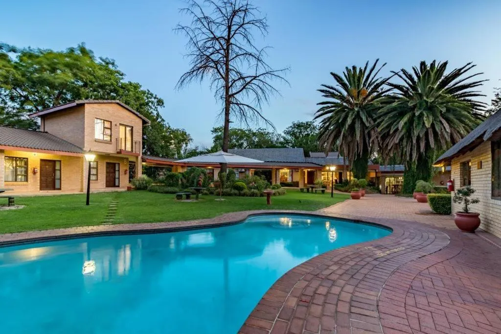 Hoyohoyo Chartwell Lodge