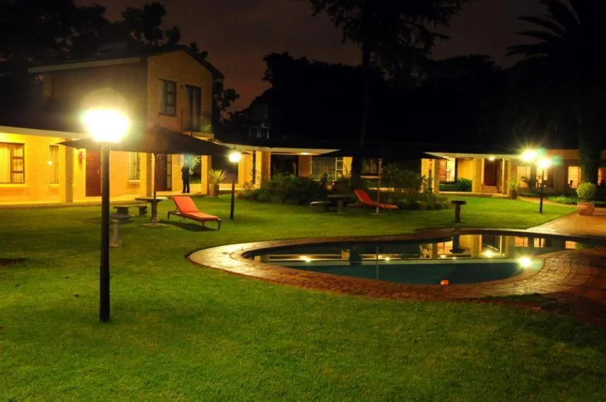 Night in Hoyohoyo Chartwell Lodge