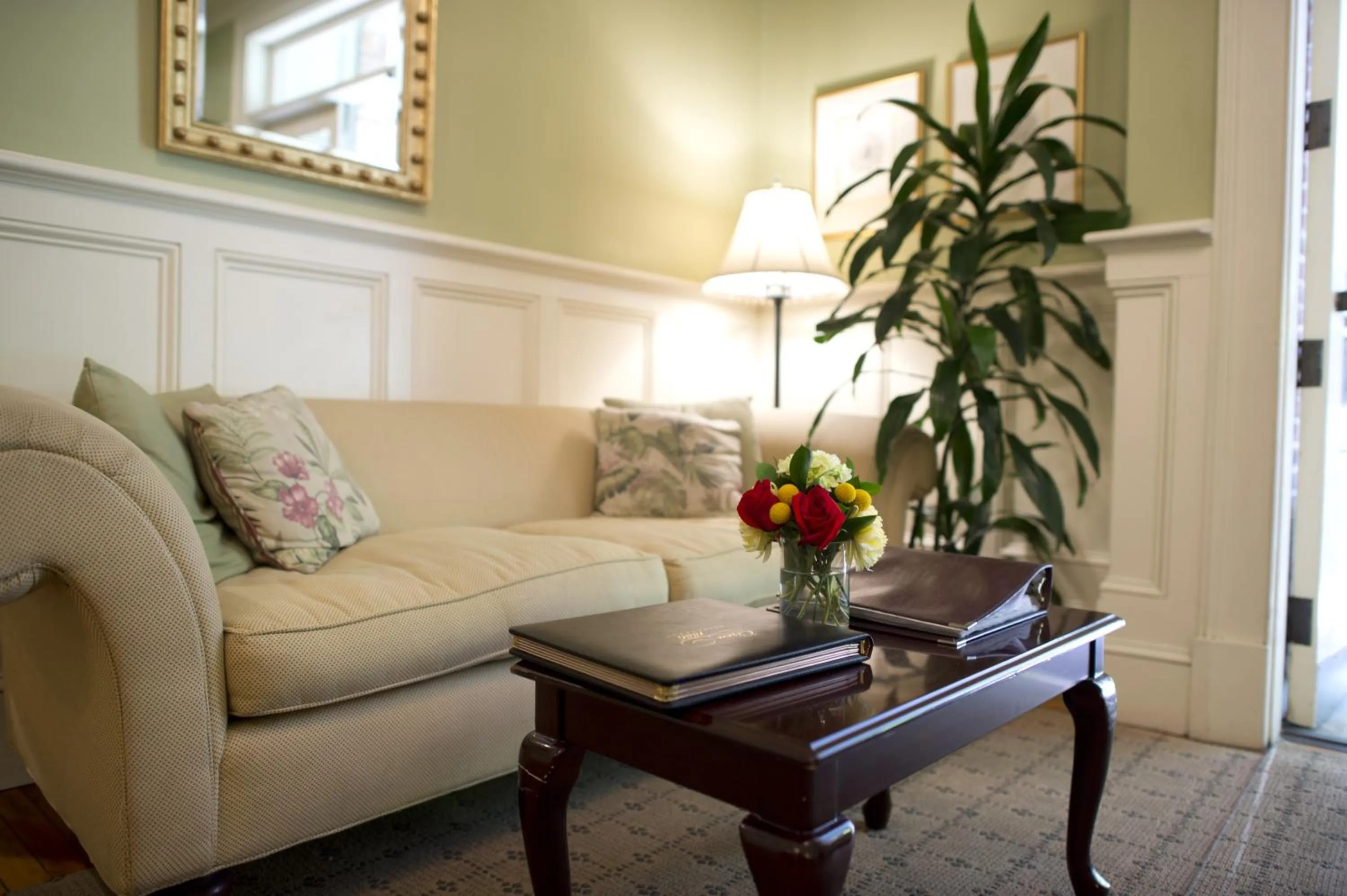 Lobby or reception in Fulton Lane Inn