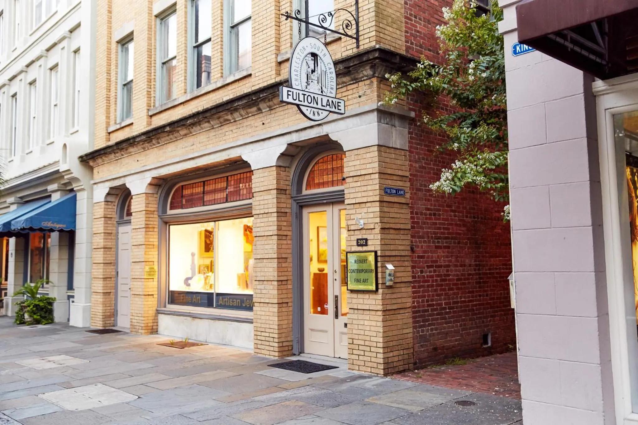 Property building in Fulton Lane Inn