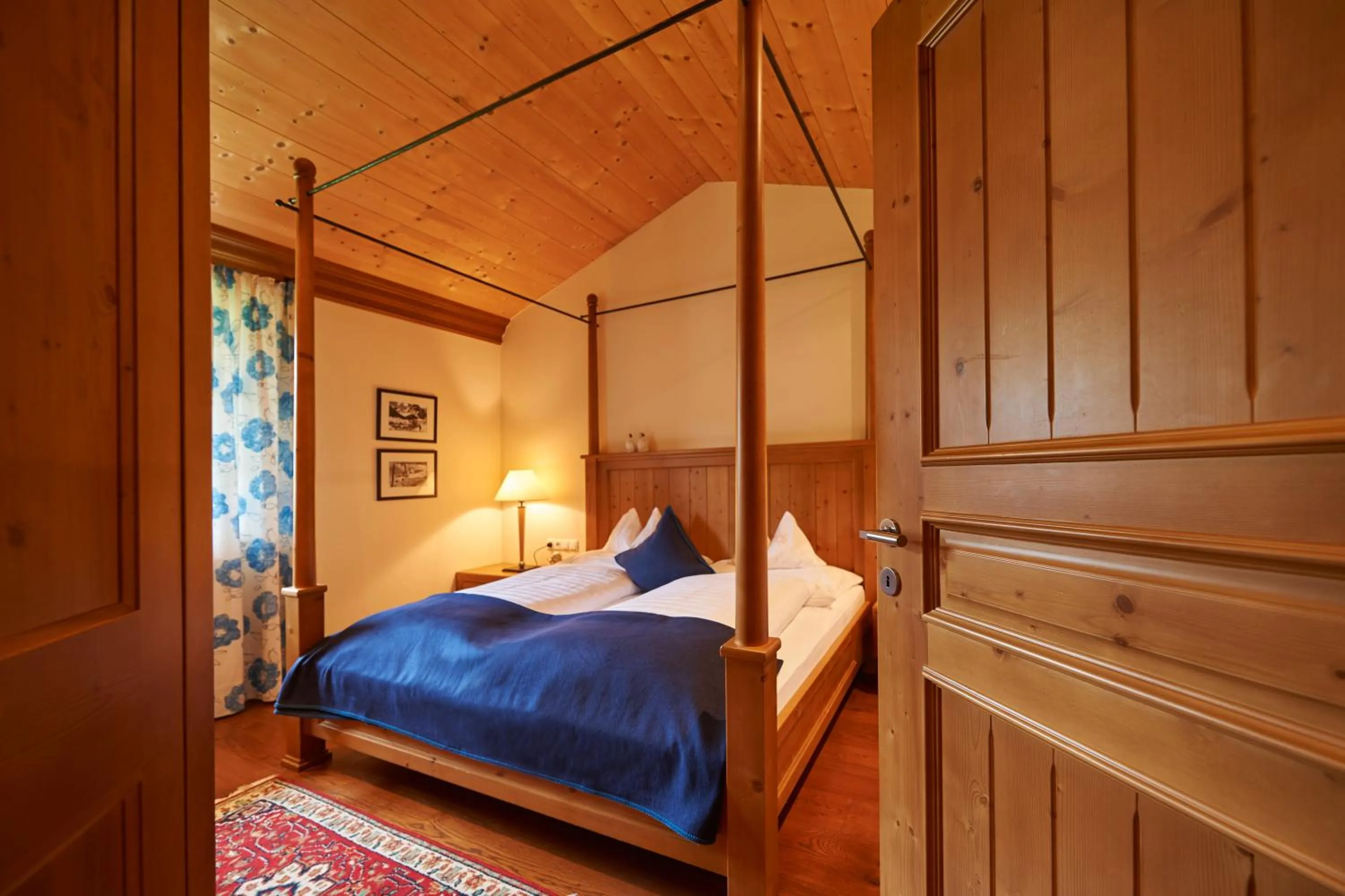 Bedroom, Bed in Hotel Mohnenfluh