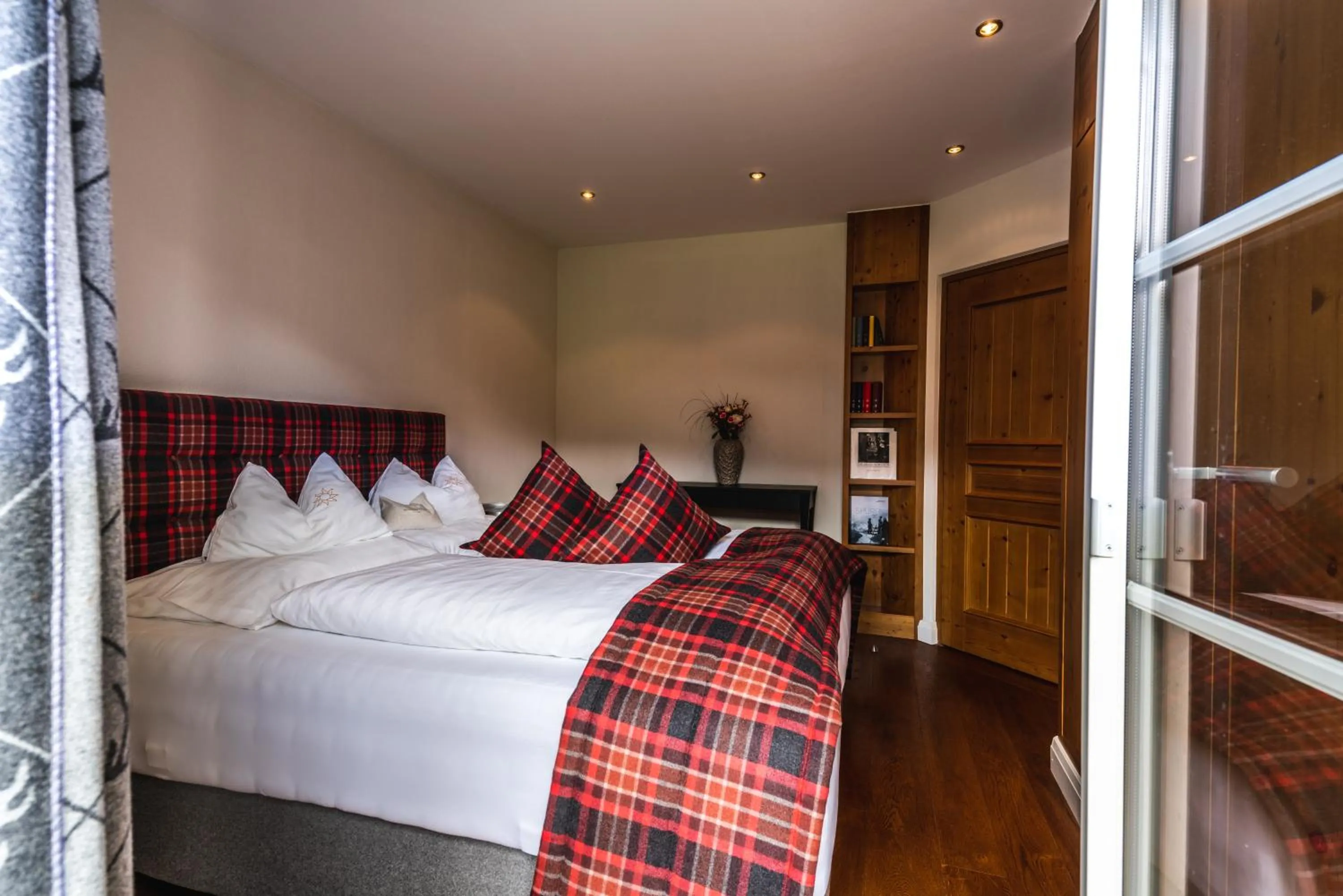 Bedroom, Bed in Hotel Mohnenfluh