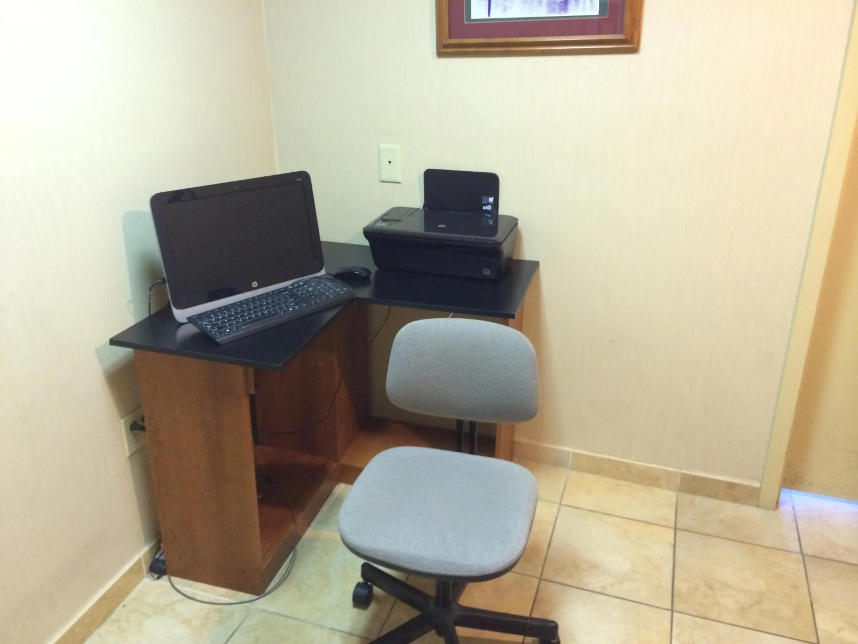 Business facilities in Baymont by Wyndham Metropolis