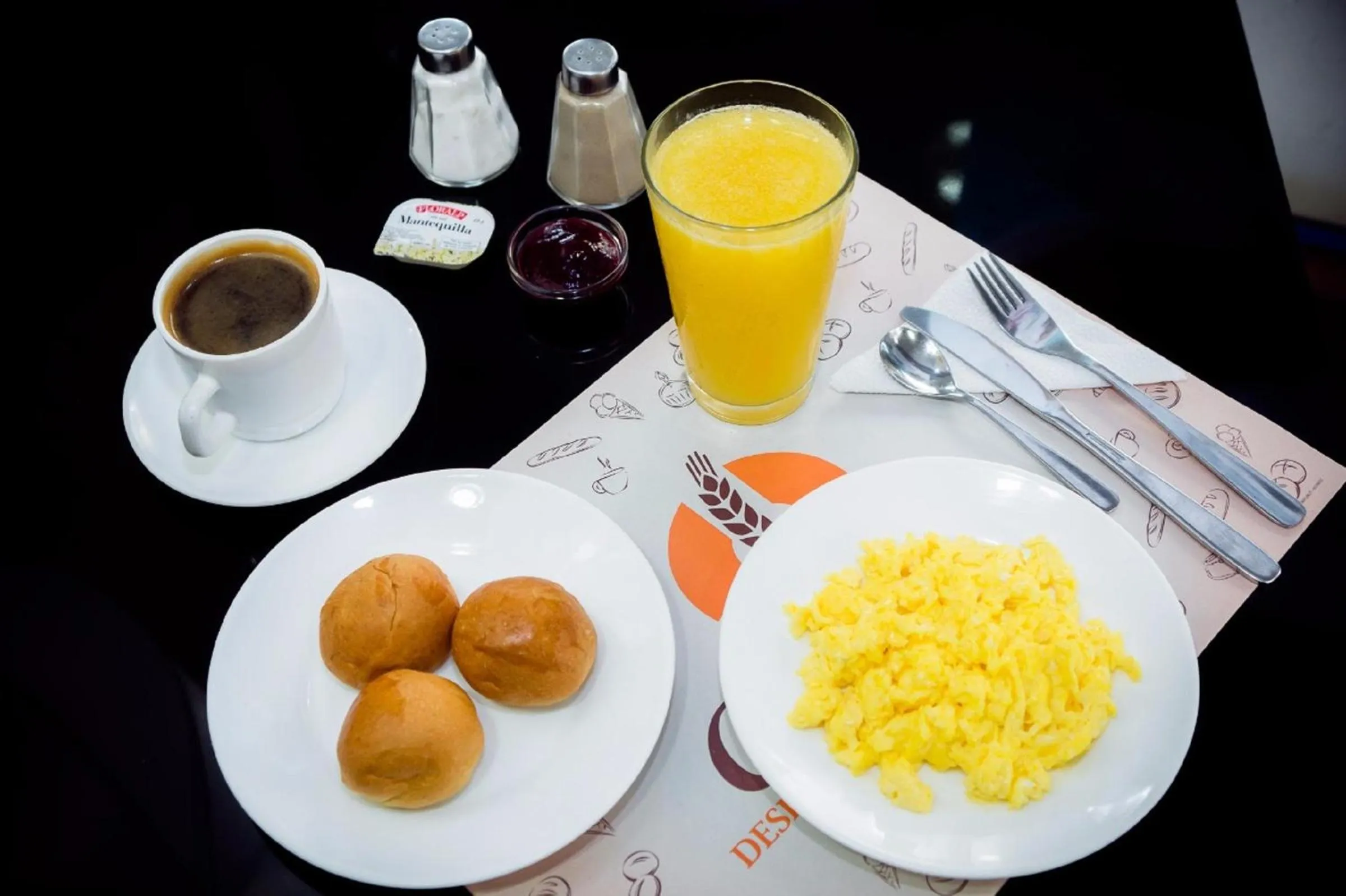American breakfast in Hotel Las Peñas