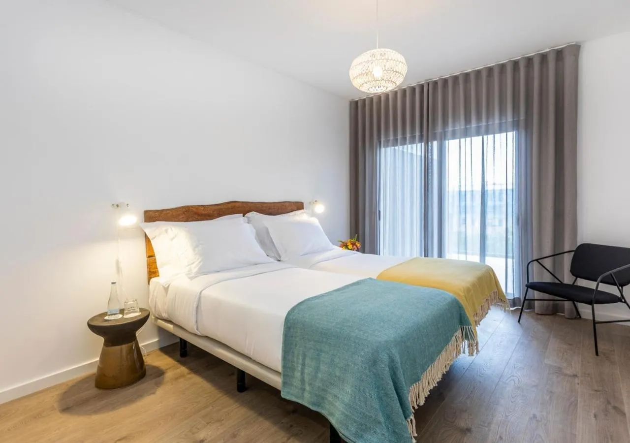 Bed in You and the sea