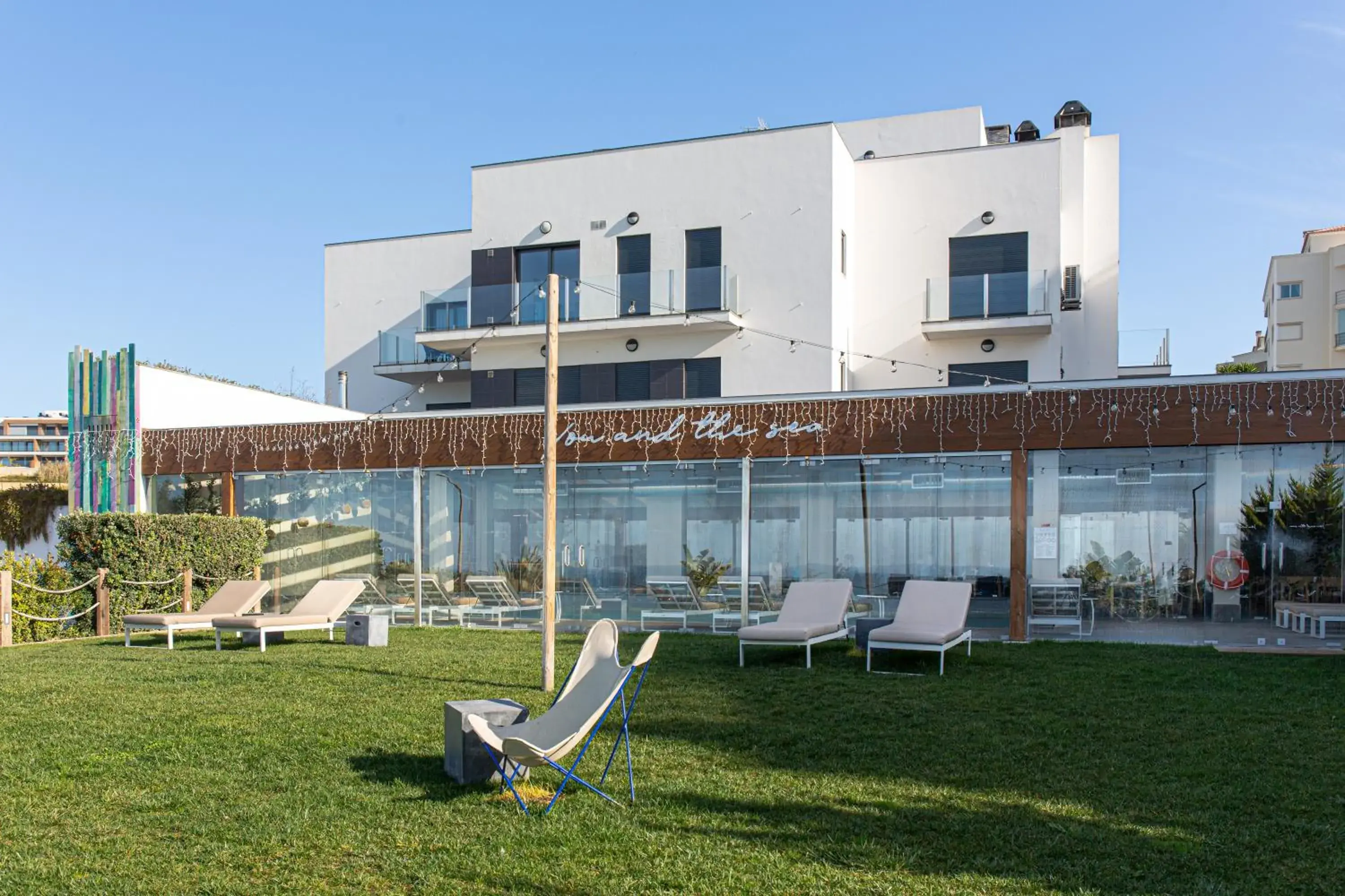 Swimming pool in You and the sea Swimming pool in You and the sea