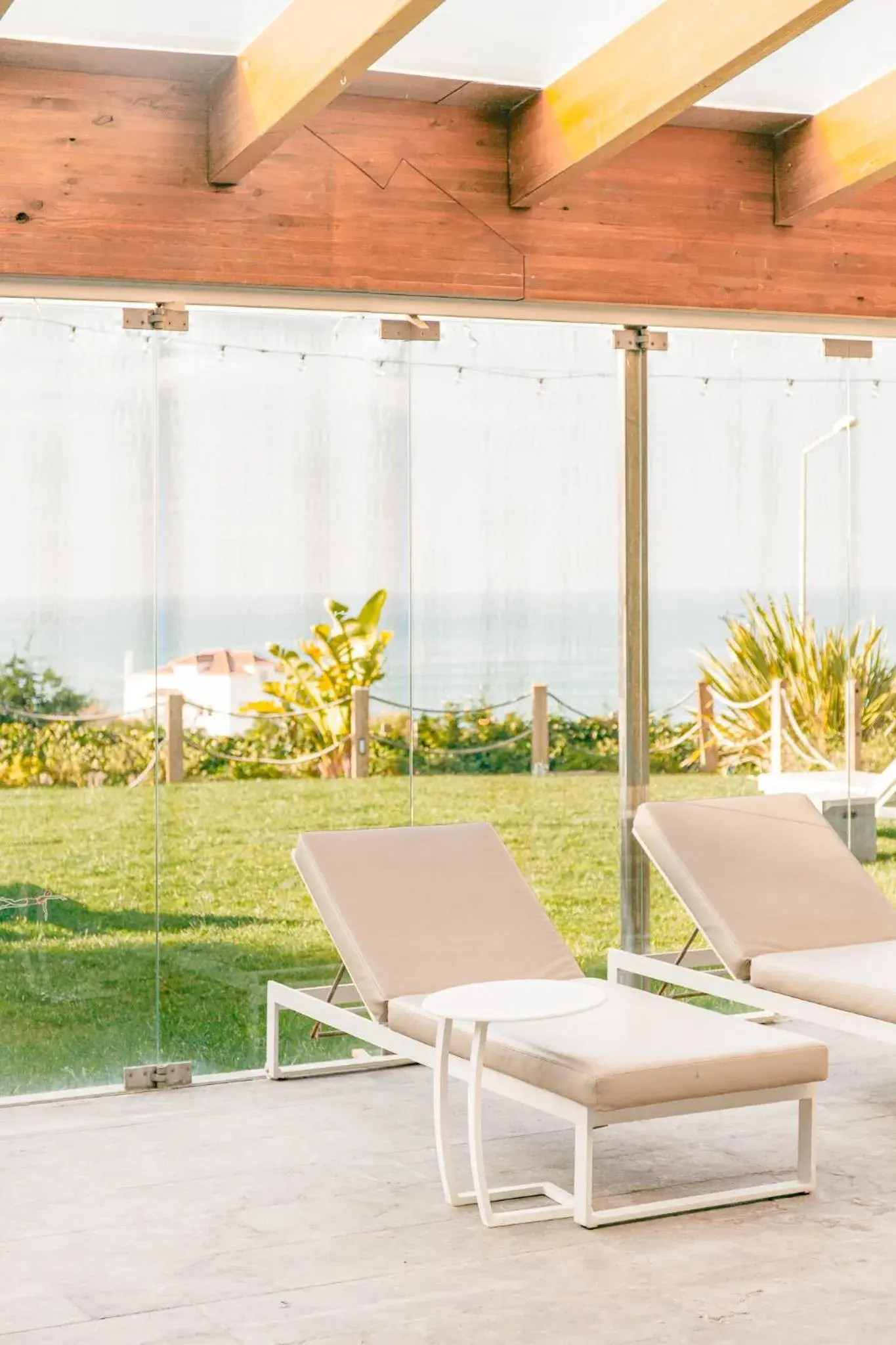 Swimming pool in You and the sea Swimming pool in You and the sea