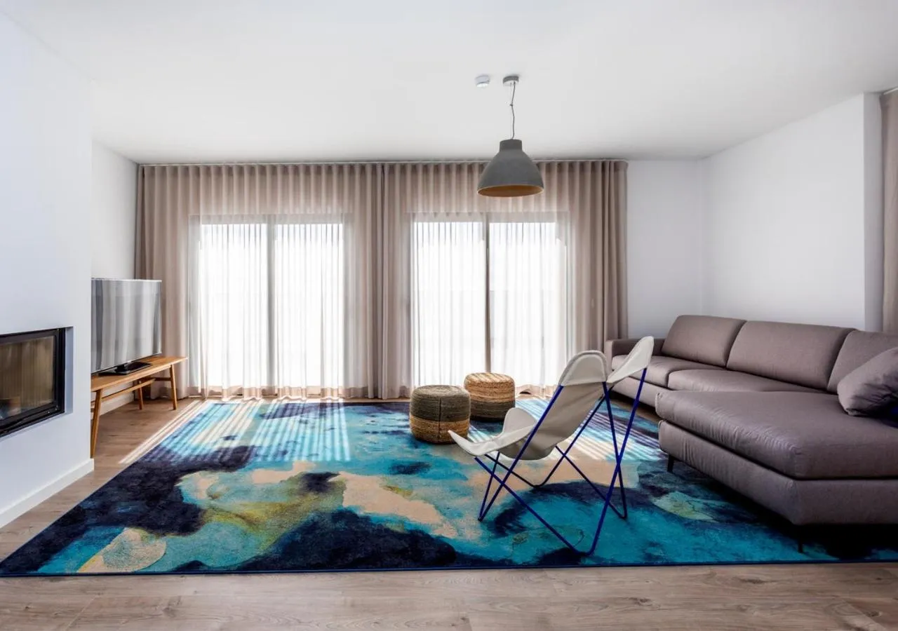 Photo of the whole room in You and the sea