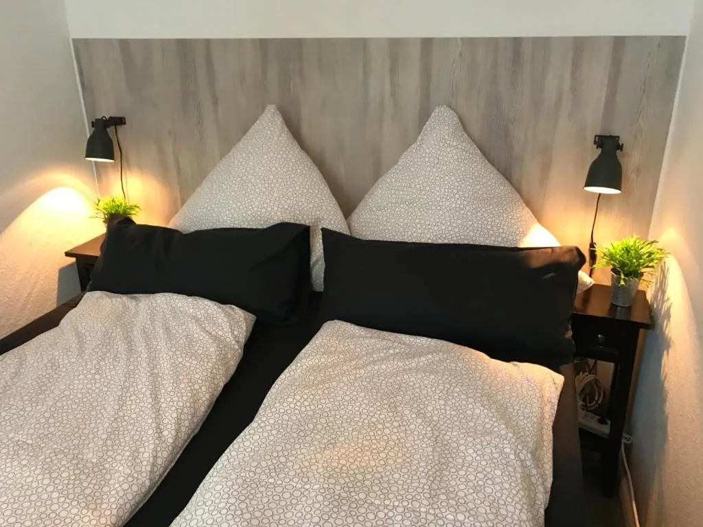 Bed in Apartment am Wall