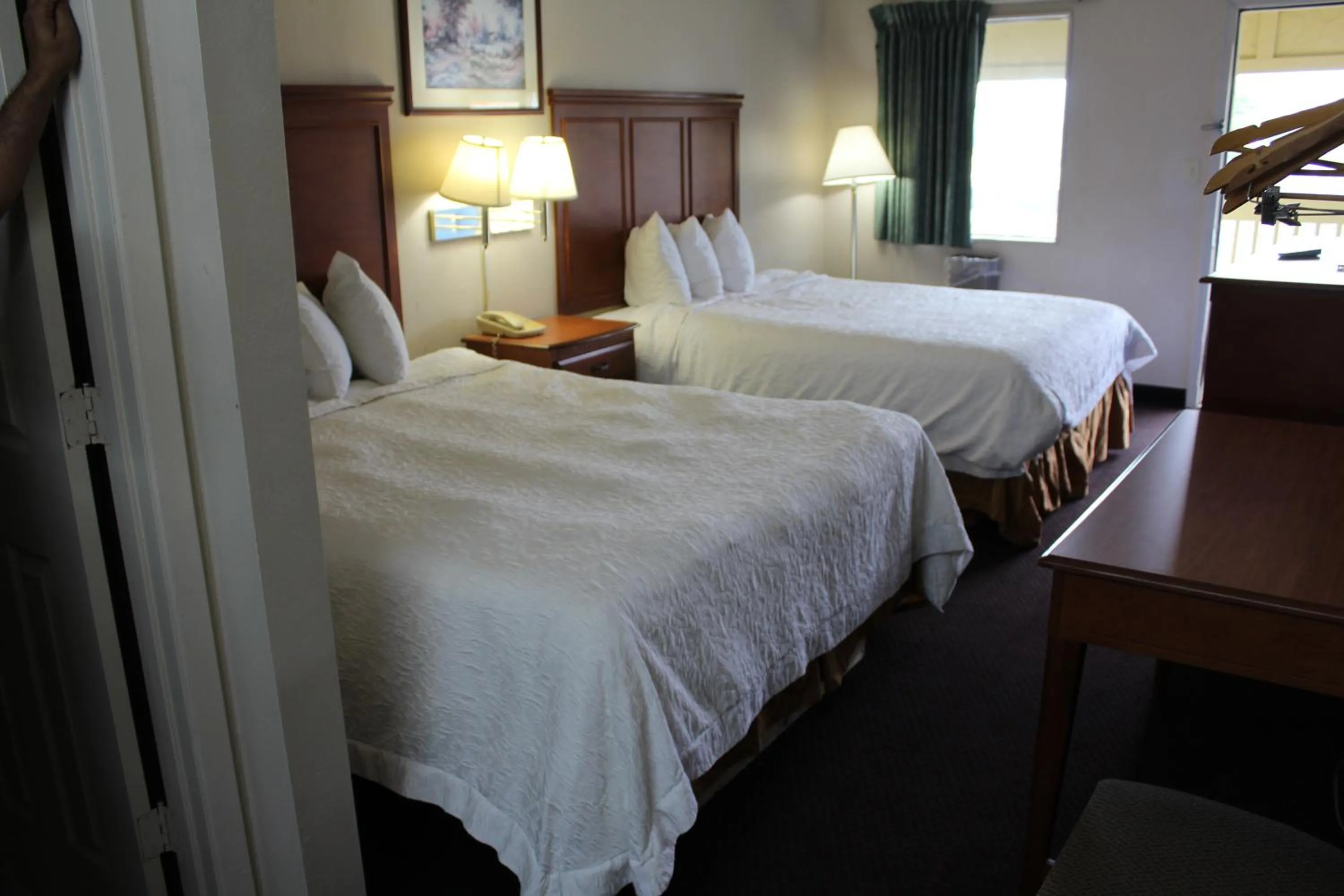 Bedroom, Bed in Travelodge by Wyndham Richmond IN