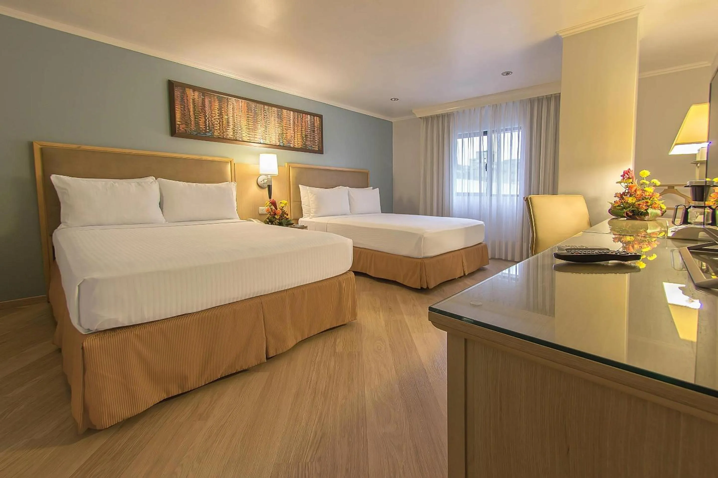 Bedroom, Bed in Grand Hotel Guayaquil, an Ascend Collection Hotel