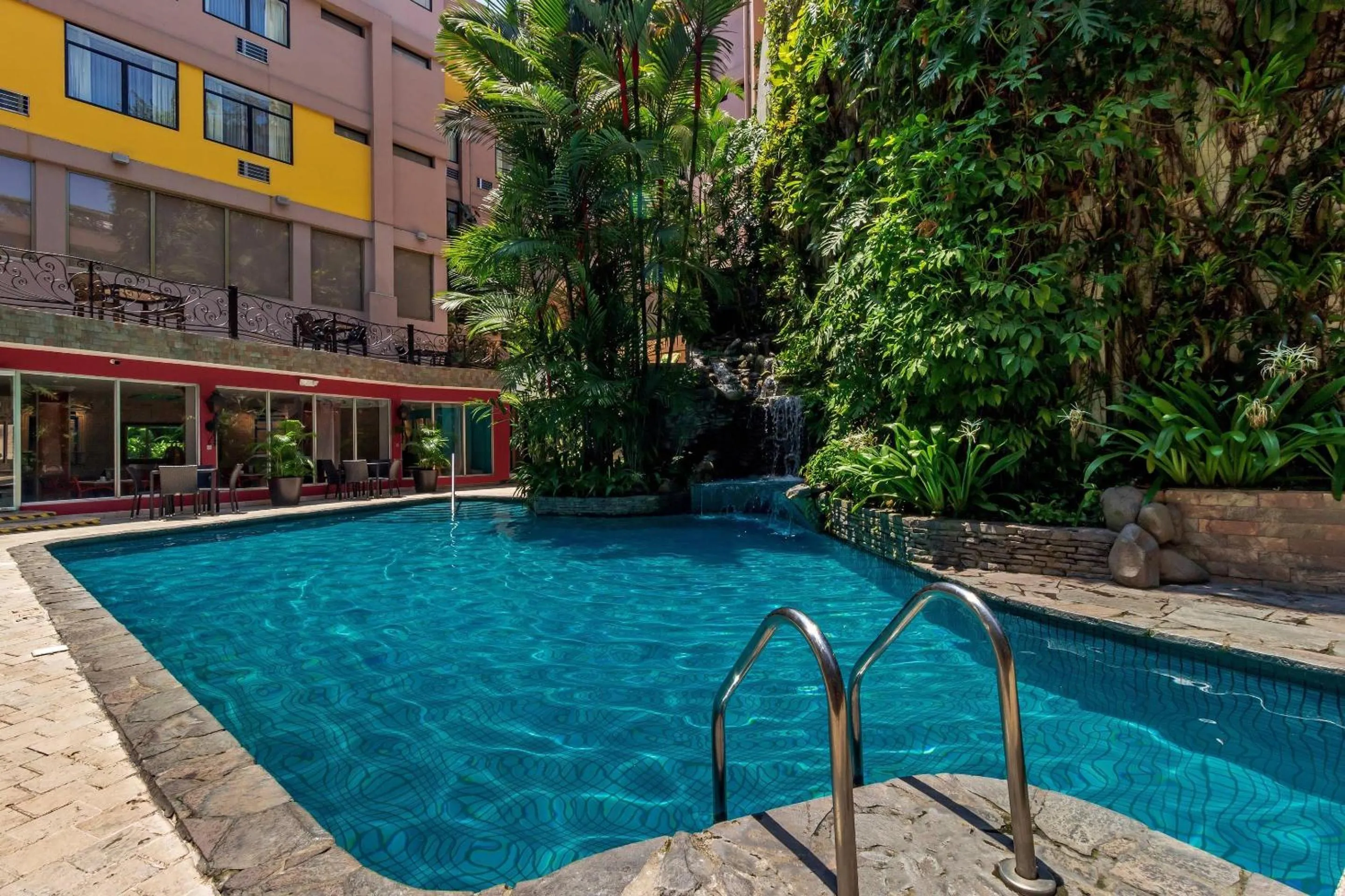 Swimming pool in Grand Hotel Guayaquil, an Ascend Collection Hotel
