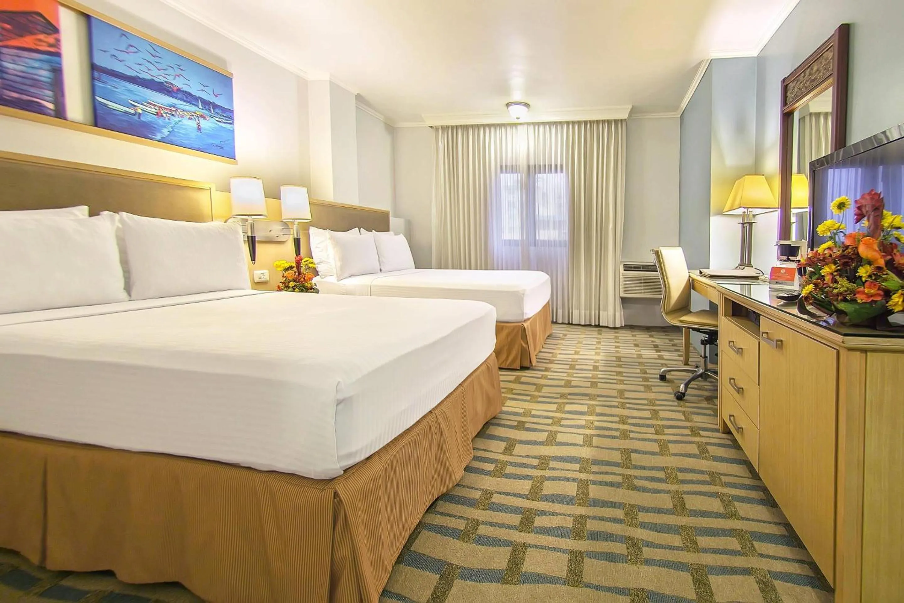 Bedroom, Bed in Grand Hotel Guayaquil, an Ascend Collection Hotel