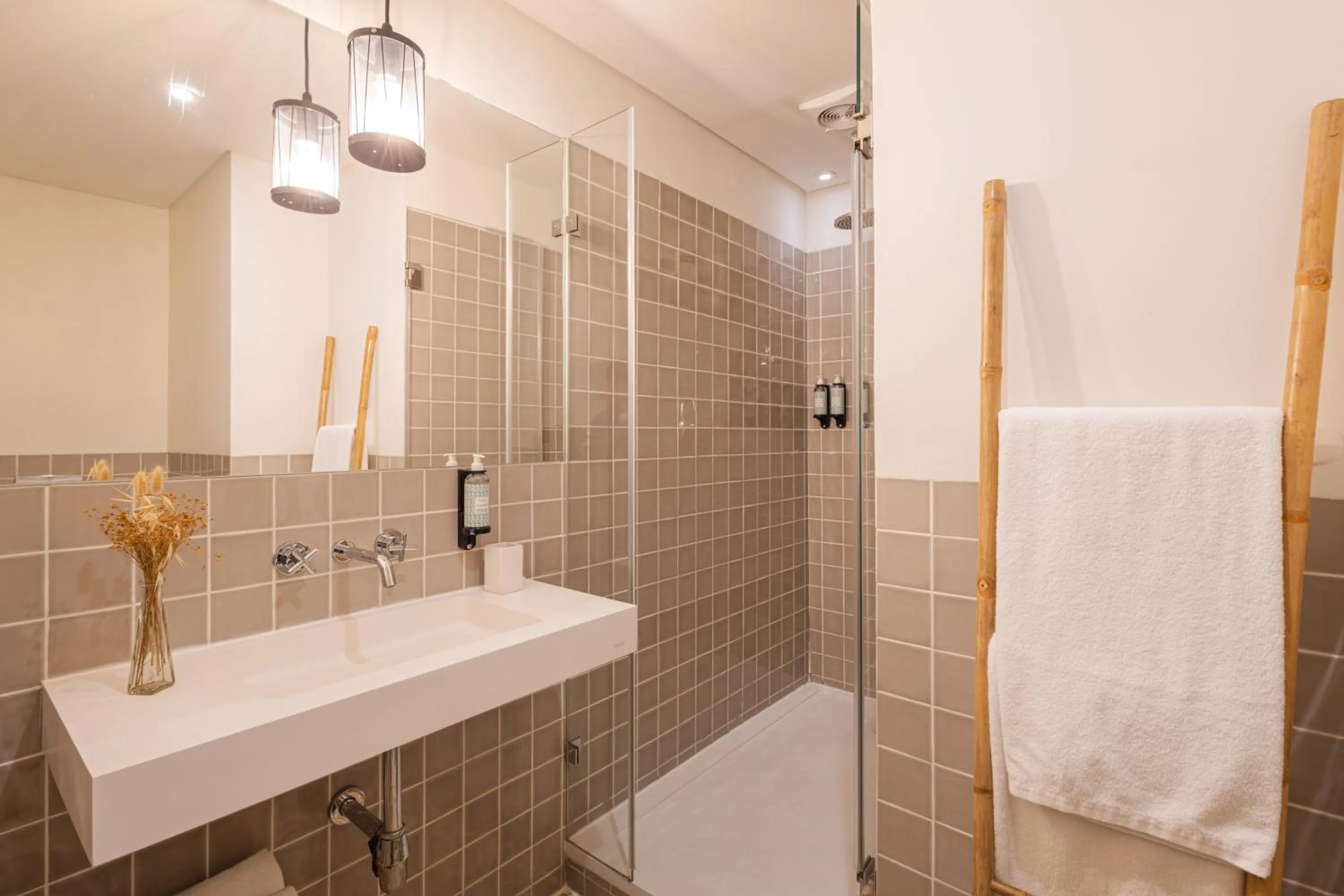 Bathroom in Almaria - Officina Real Apartments | Chiado