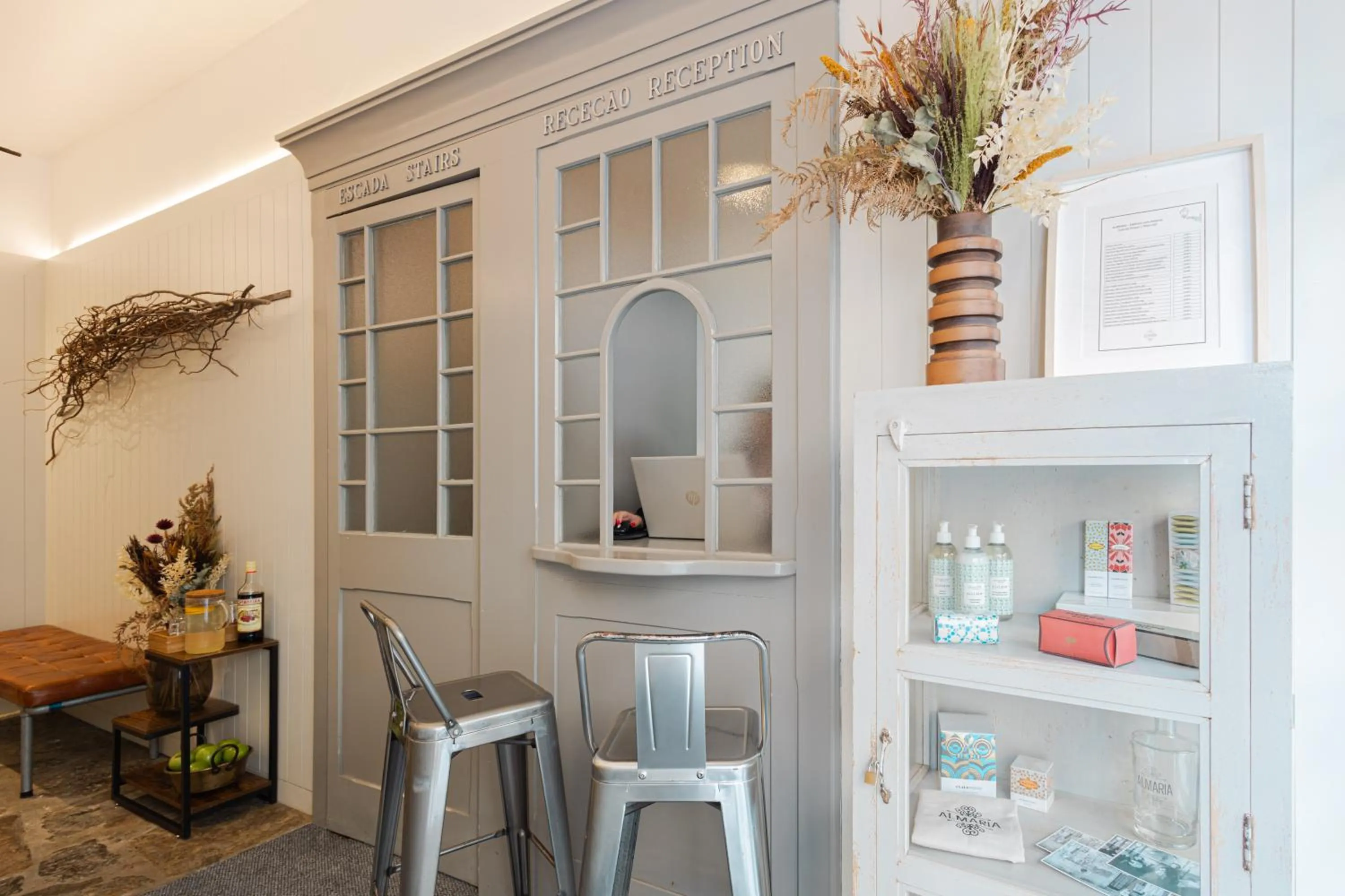 Lobby or reception in Almaria - Officina Real Apartments | Chiado