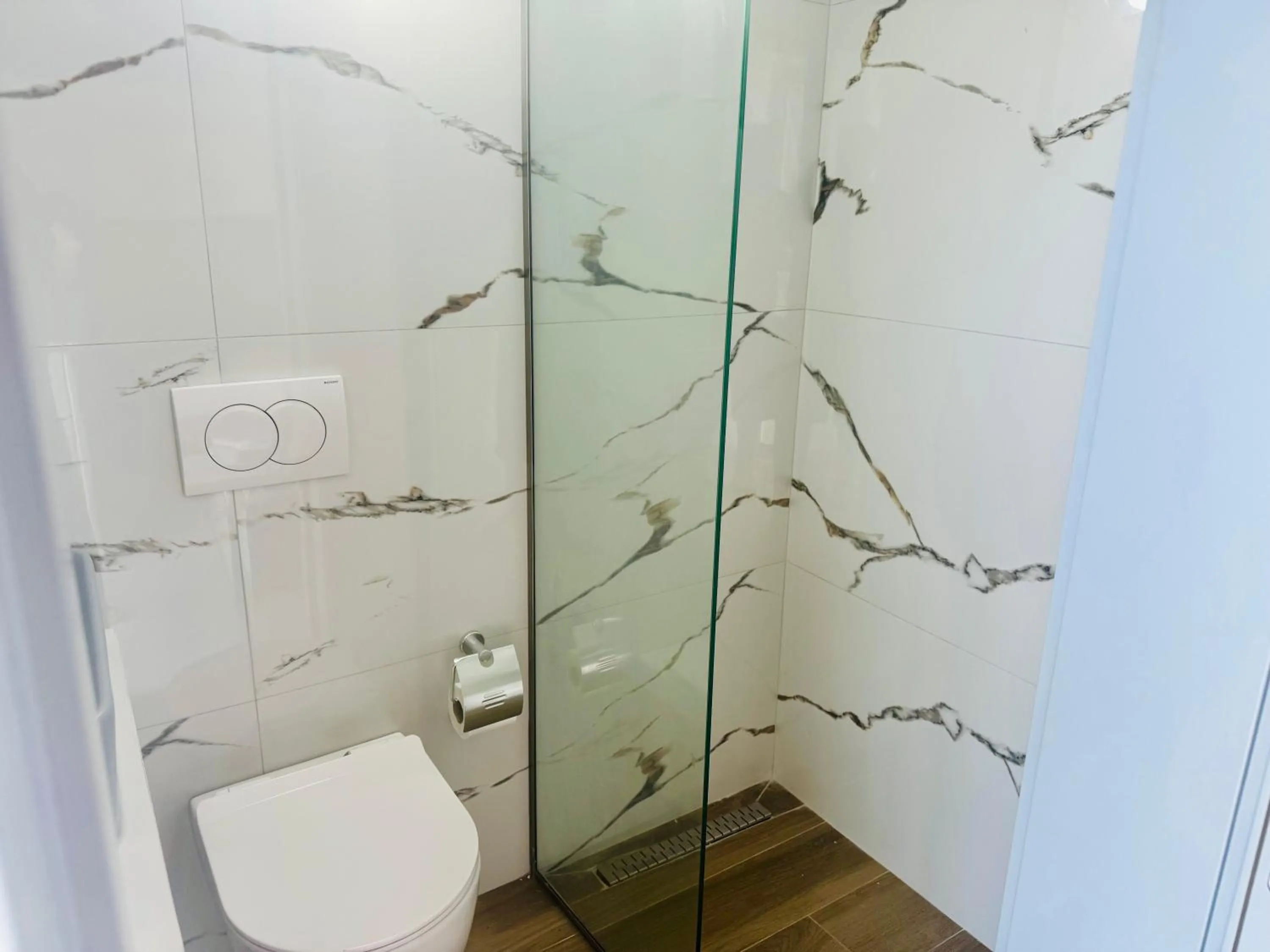 Shower in Petros rooms