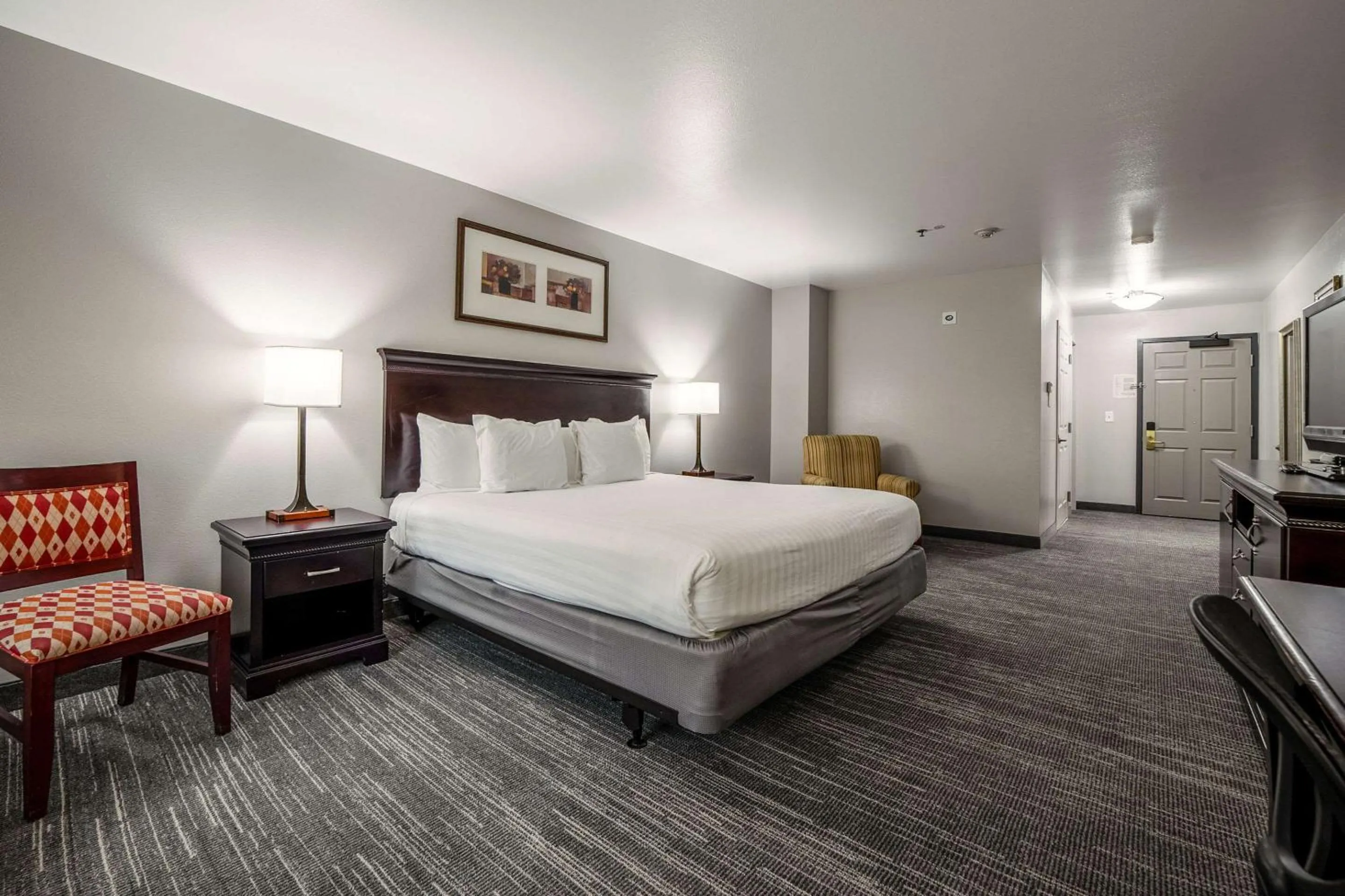 Bedroom, Bed in Country Inn & Suites by Radisson, Ontario at Ontario Mills, CA