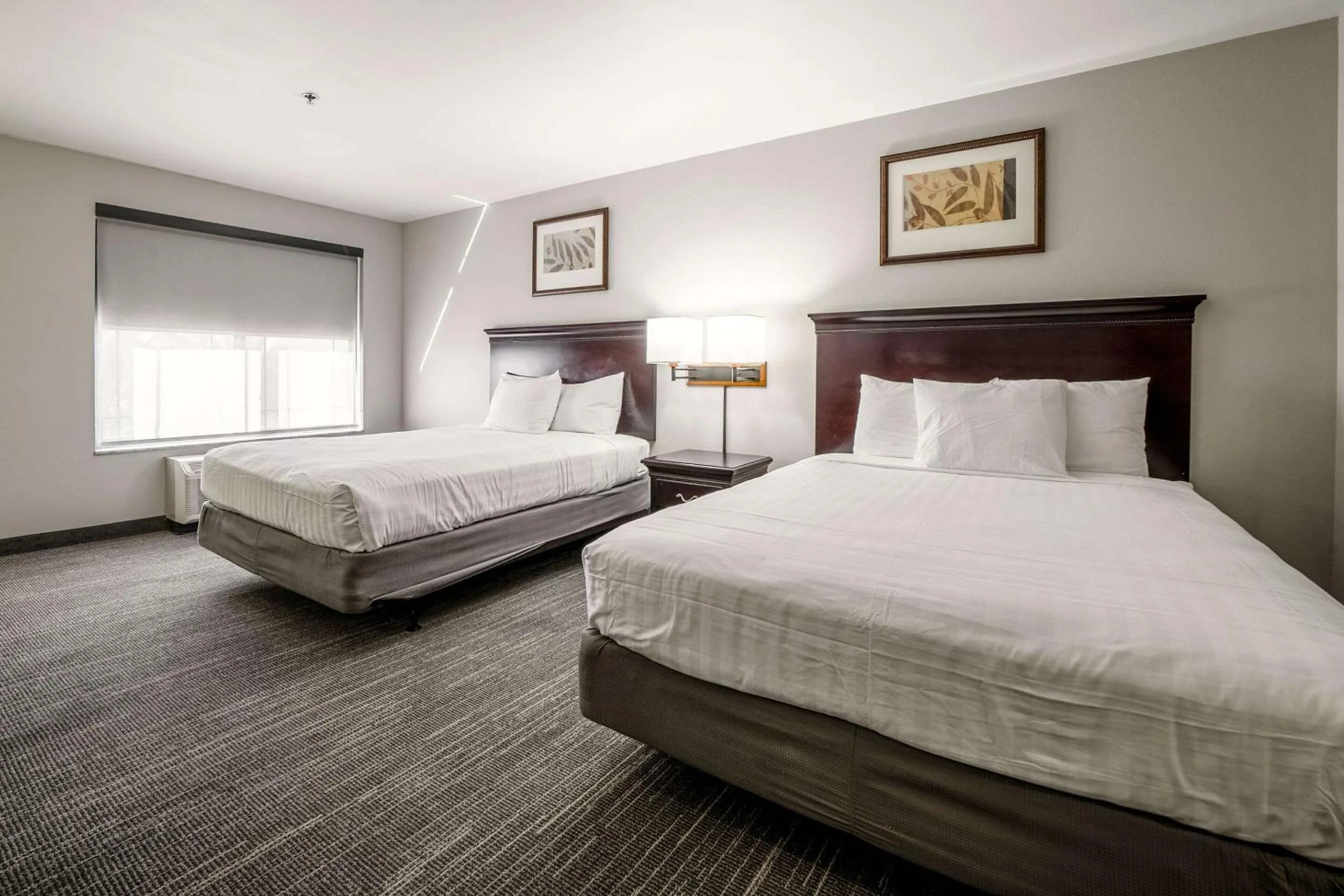 Bedroom, Bed in Country Inn & Suites by Radisson, Ontario at Ontario Mills, CA