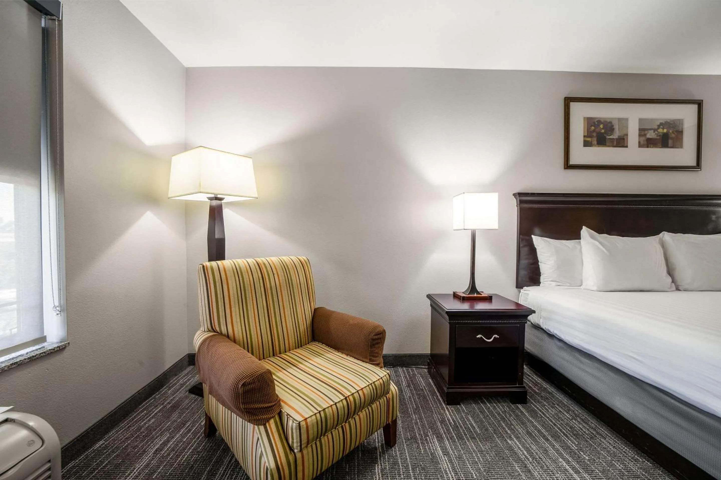 Bedroom, Bed in Country Inn & Suites by Radisson, Ontario at Ontario Mills, CA