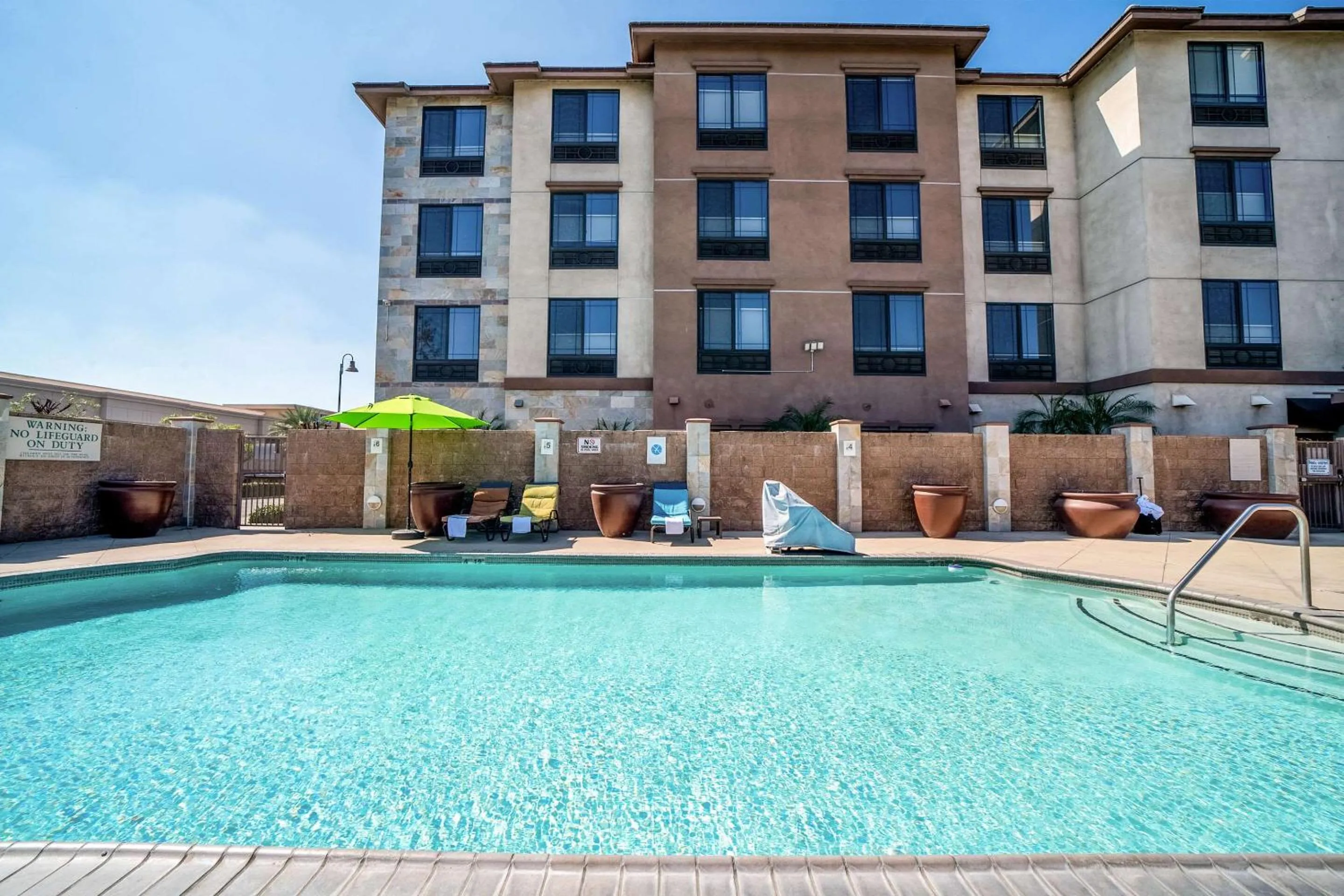 Swimming pool in Country Inn & Suites by Radisson, Ontario at Ontario Mills, CA