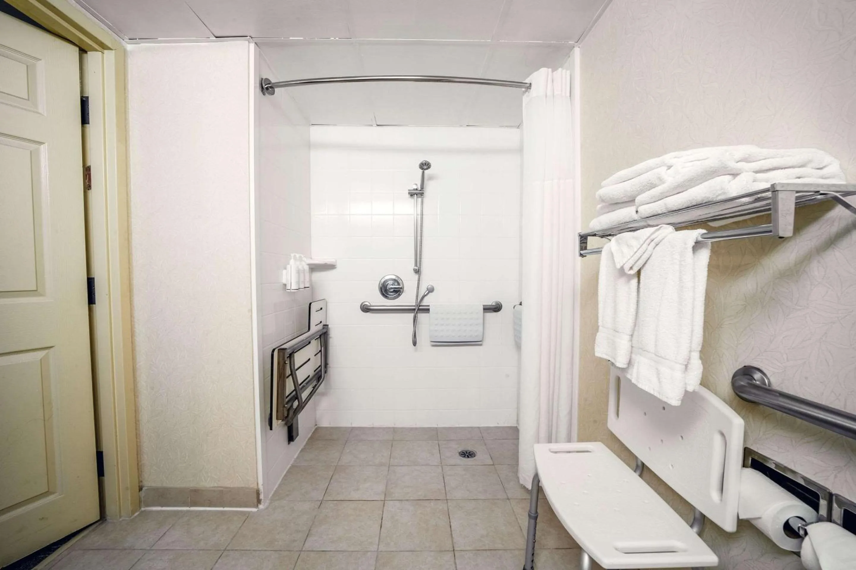 Bedroom in Country Inn & Suites by Radisson, Ontario at Ontario Mills, CA