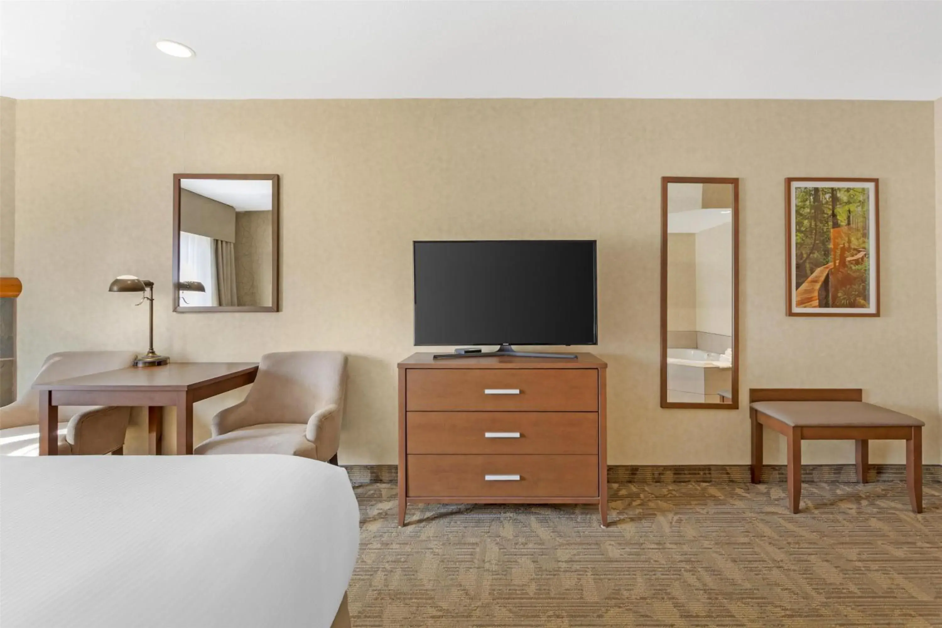 Bedroom, Bed in Best Western Plus Valemount Inn & Suites Bedroom, Bed in Best Western Plus Valemount Inn & Suites