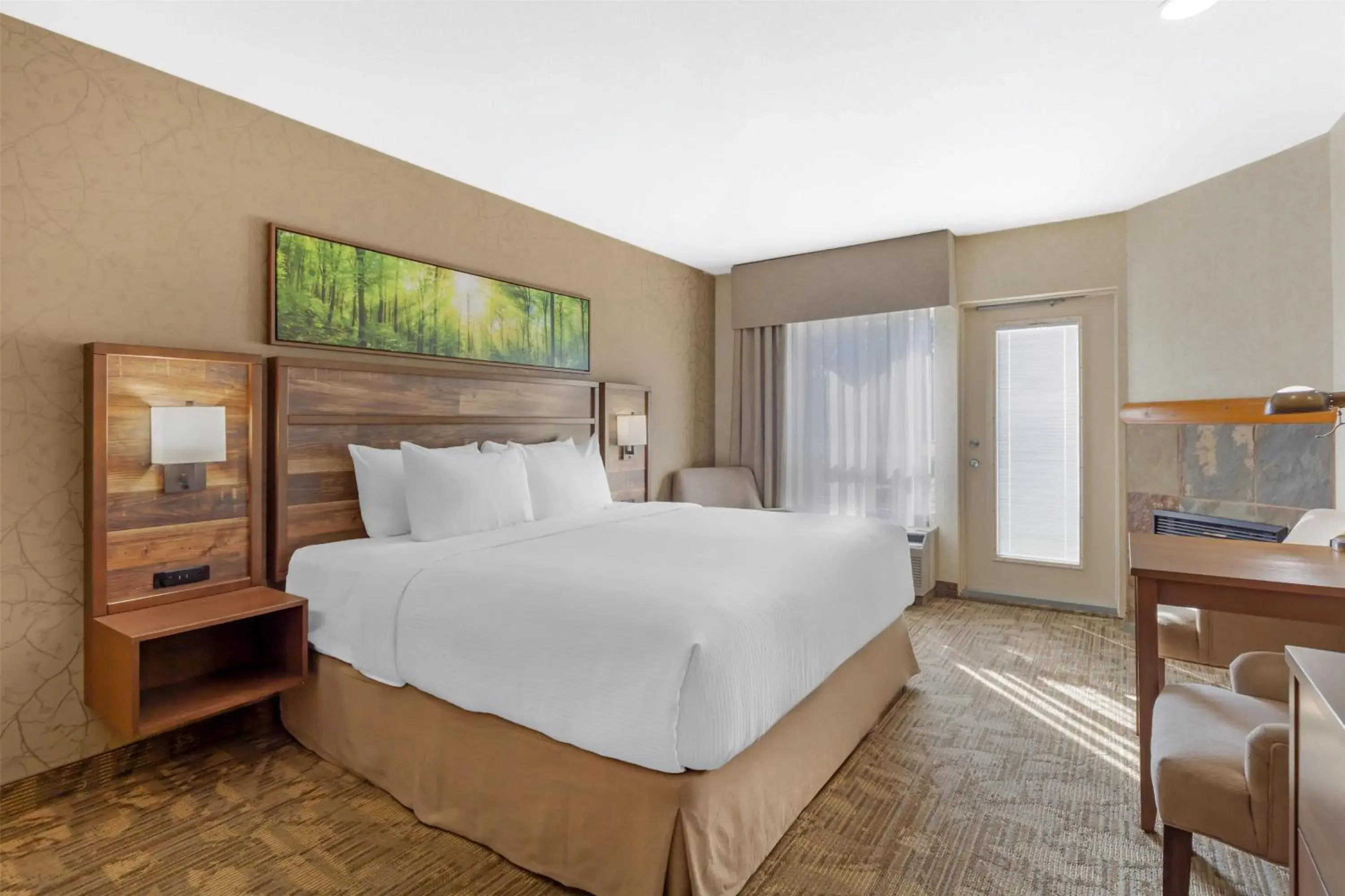 Bedroom, Bed in Best Western Plus Valemount Inn & Suites Bedroom, Bed in Best Western Plus Valemount Inn & Suites