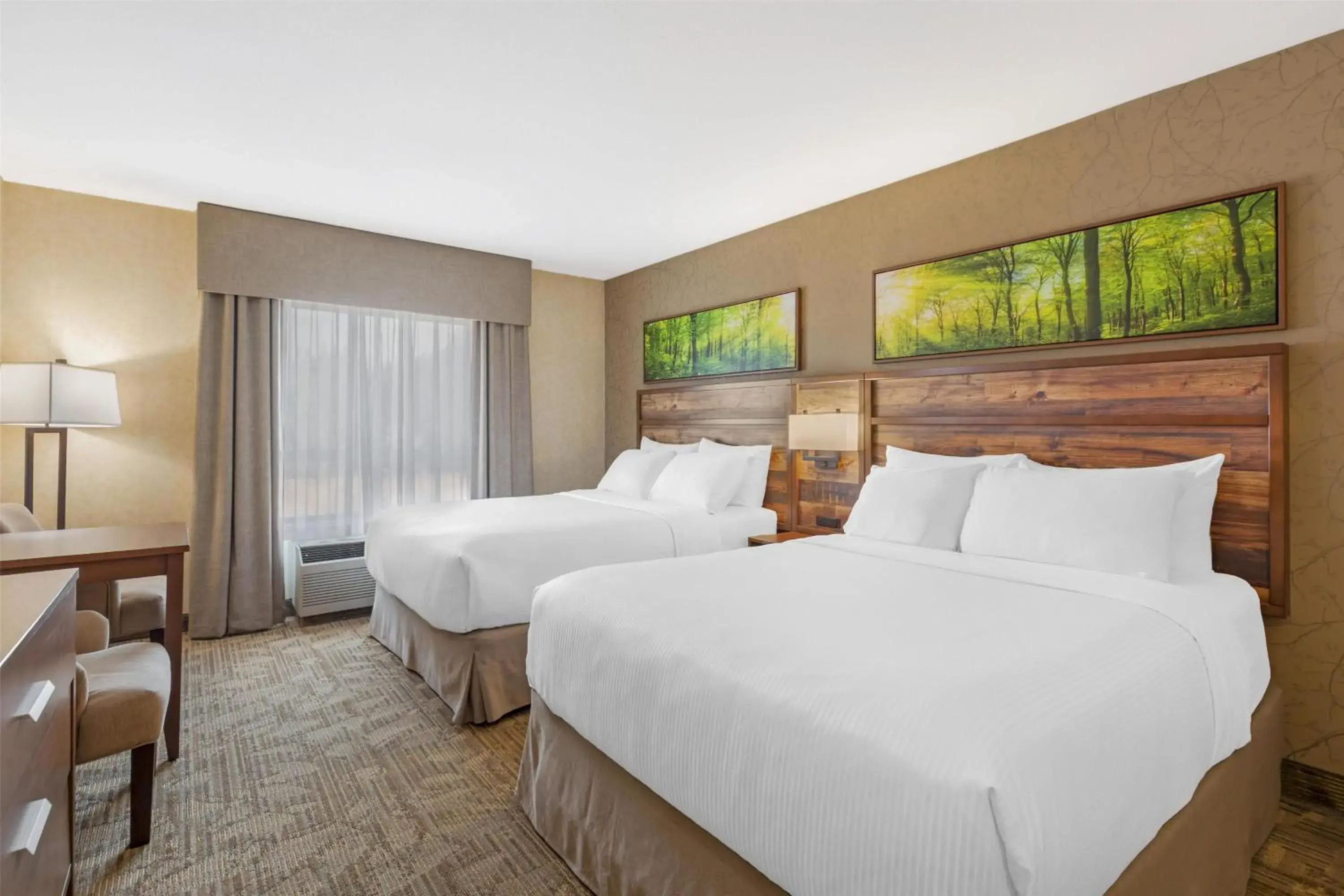 Bedroom, Bed in Best Western Plus Valemount Inn & Suites Bedroom, Bed in Best Western Plus Valemount Inn & Suites