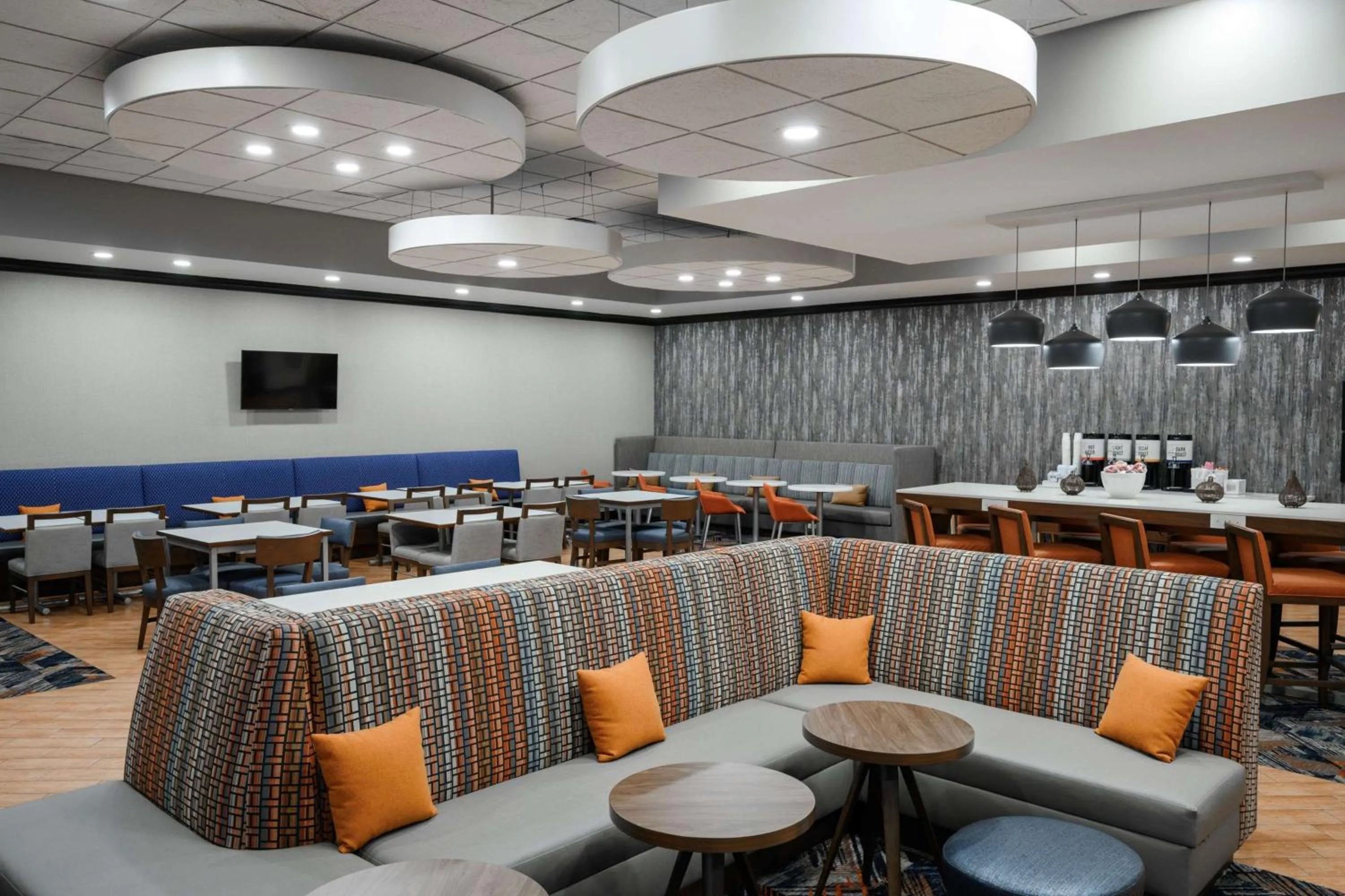 Breakfast in Hampton Inn Evansville Airport