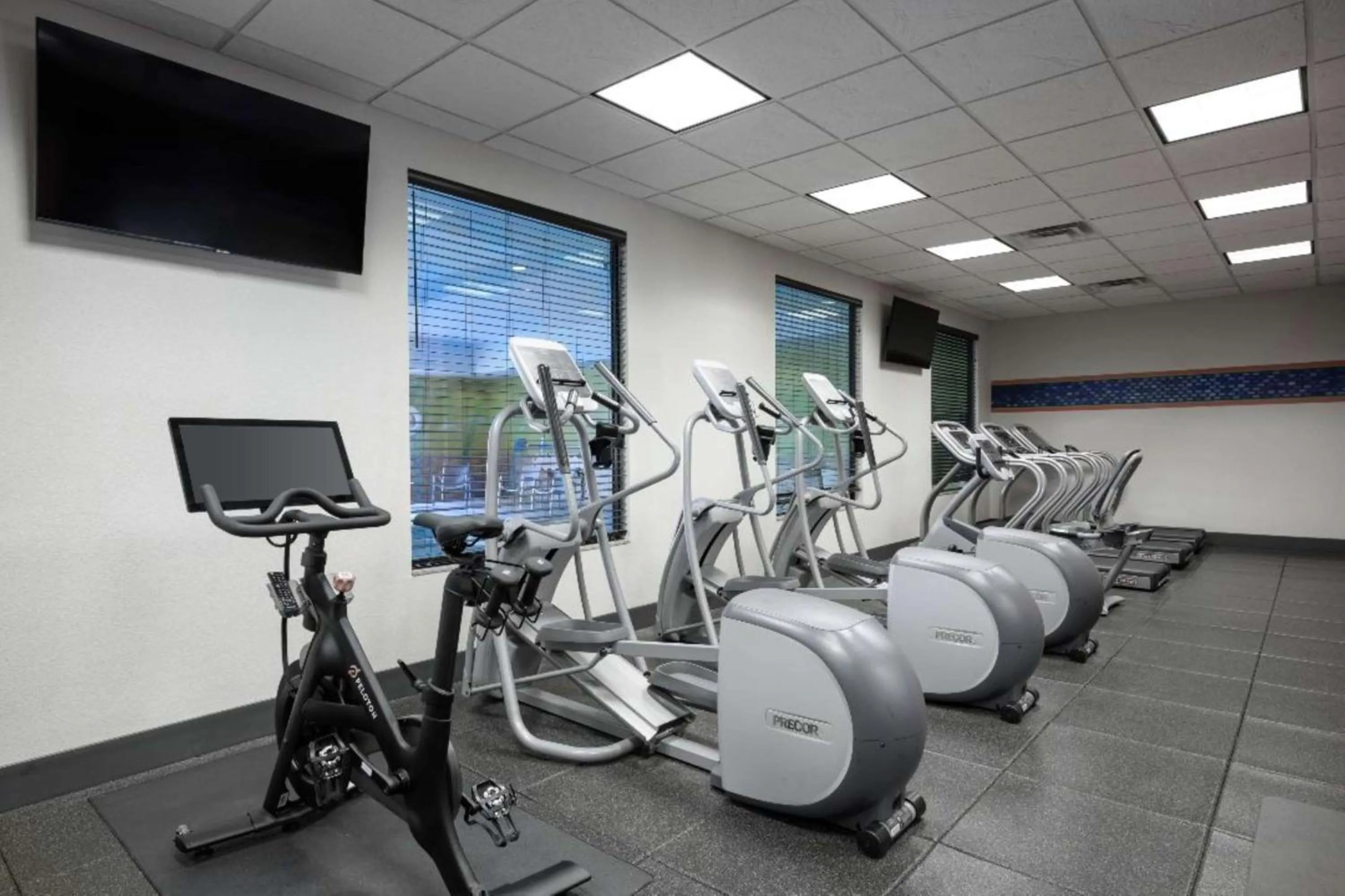 Fitness centre/facilities in Hampton Inn Evansville Airport