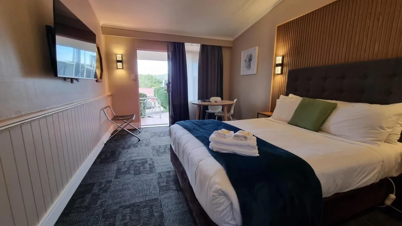 Bed in Waterview Gosford Motor Inn