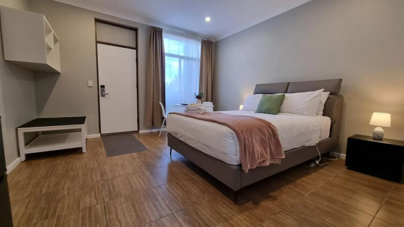 Bed in Waterview Gosford Motor Inn Bed in Waterview Gosford Motor Inn