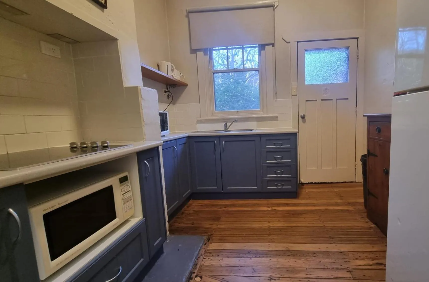 kitchen in Waterview Gosford Motor Inn