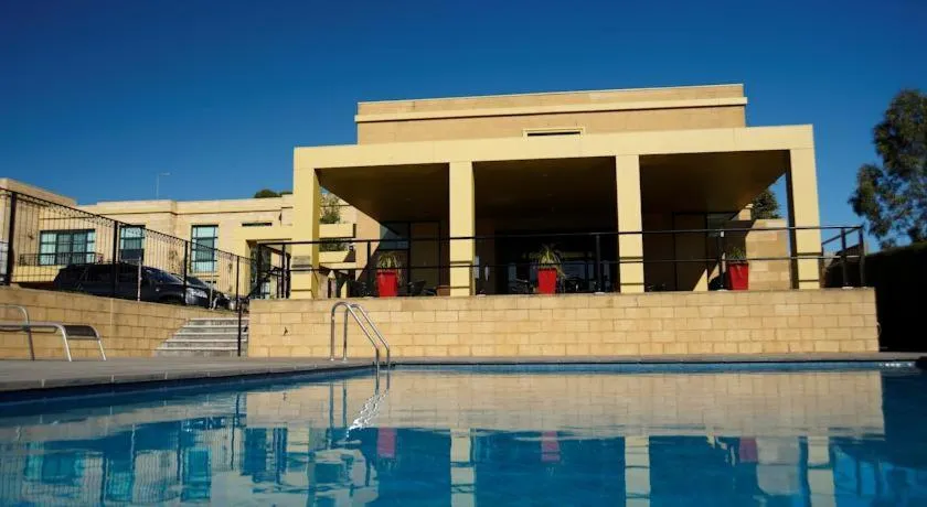 Swimming pool in Quest Narre Warren