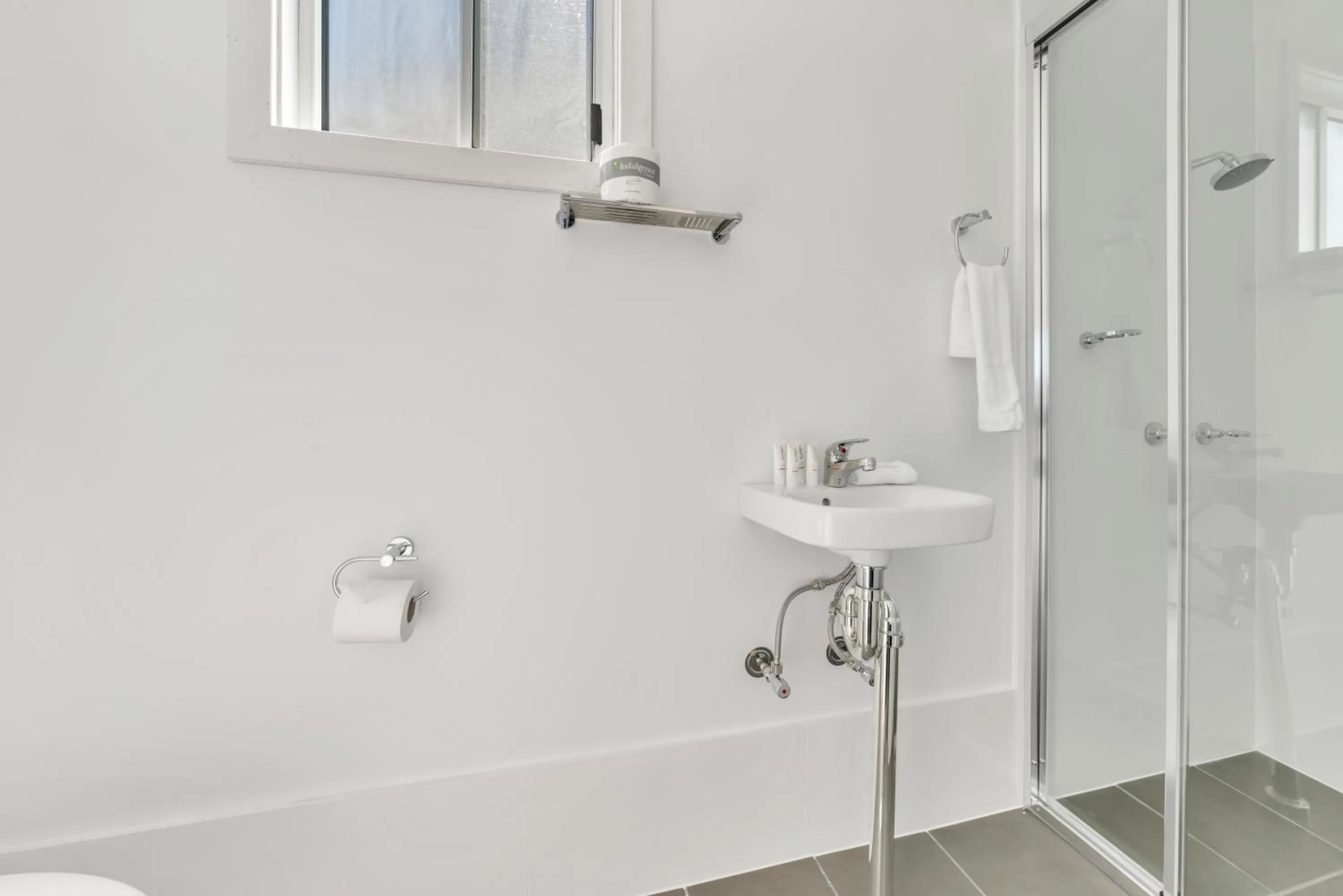 Bathroom in Ingenia Holidays Middle Rock