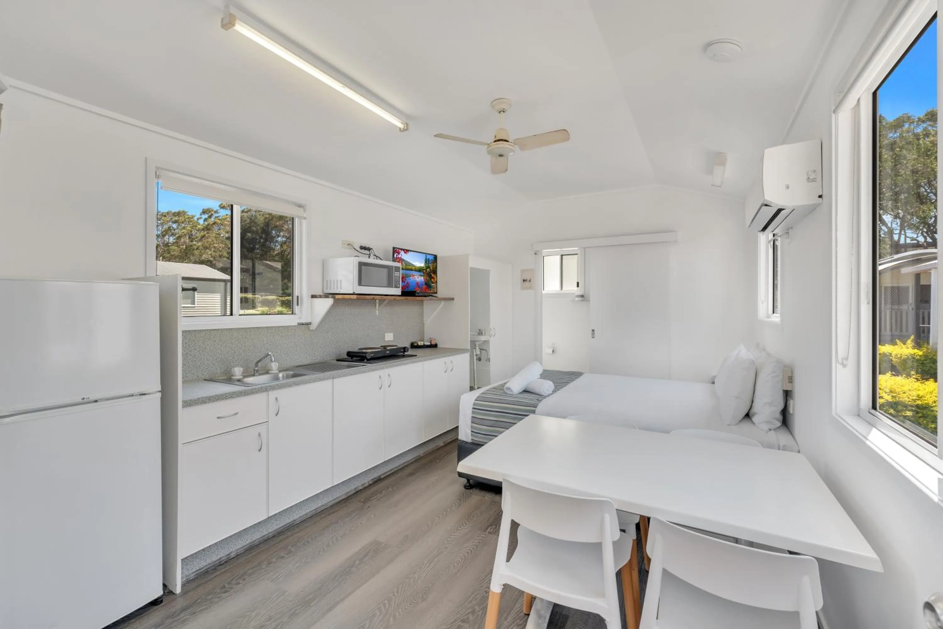 Kitchen or kitchenette in Ingenia Holidays Middle Rock