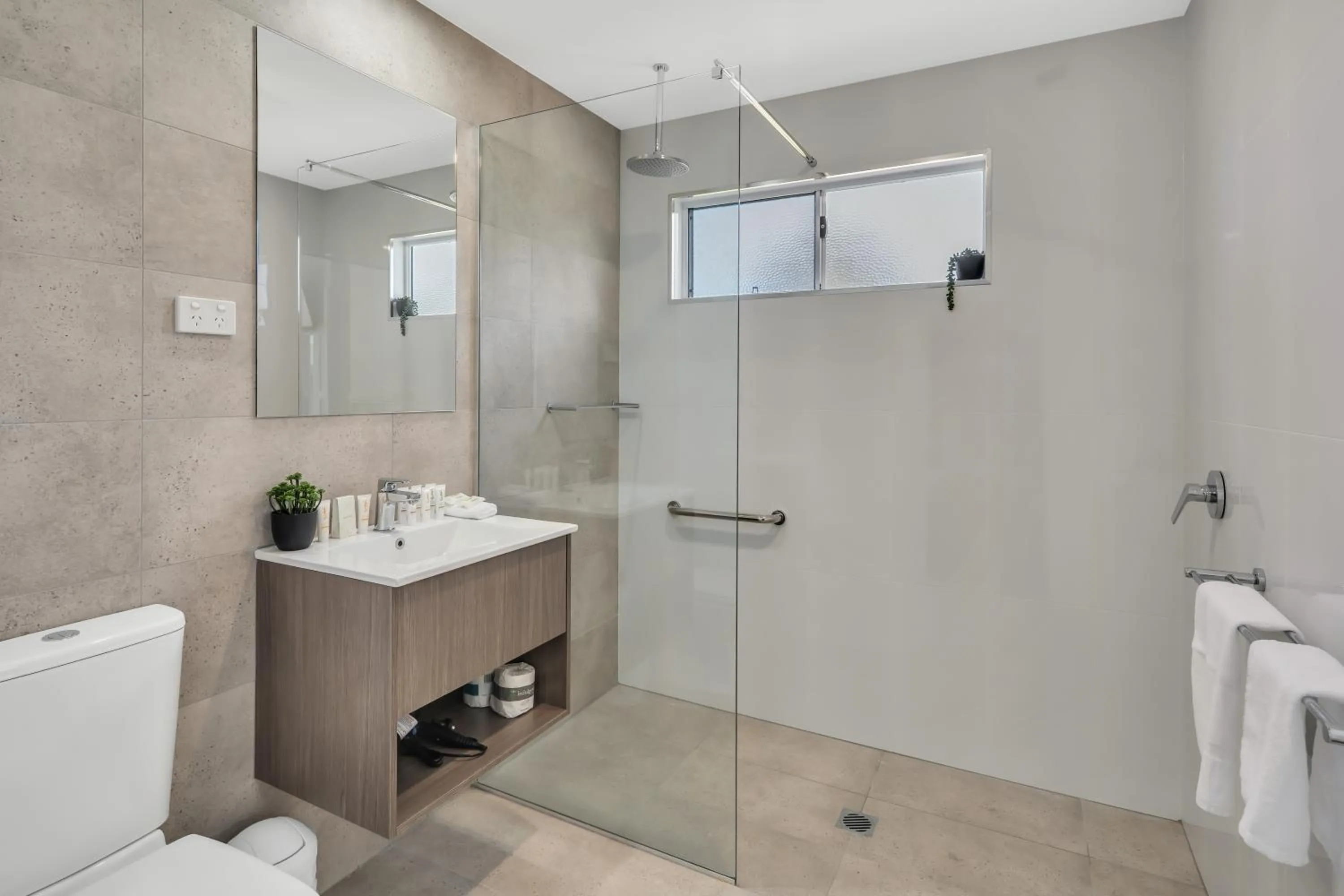 Bathroom in Ingenia Holidays Middle Rock