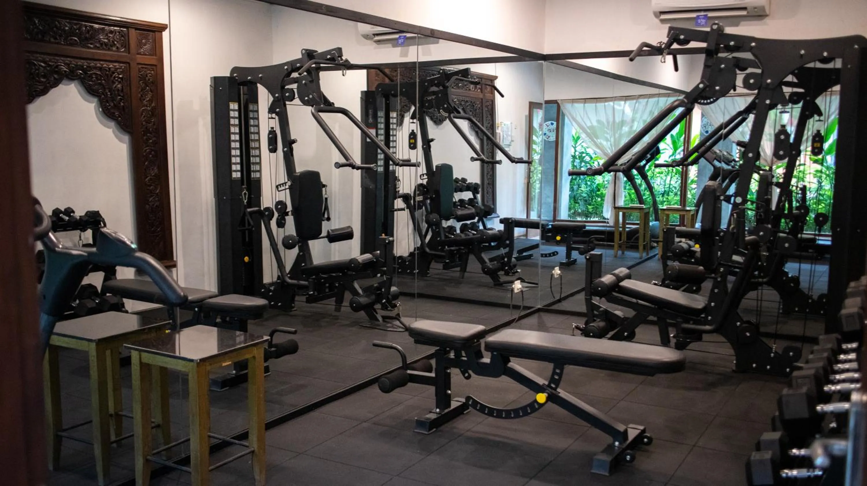 Fitness centre/facilities in The Cakra Hotel