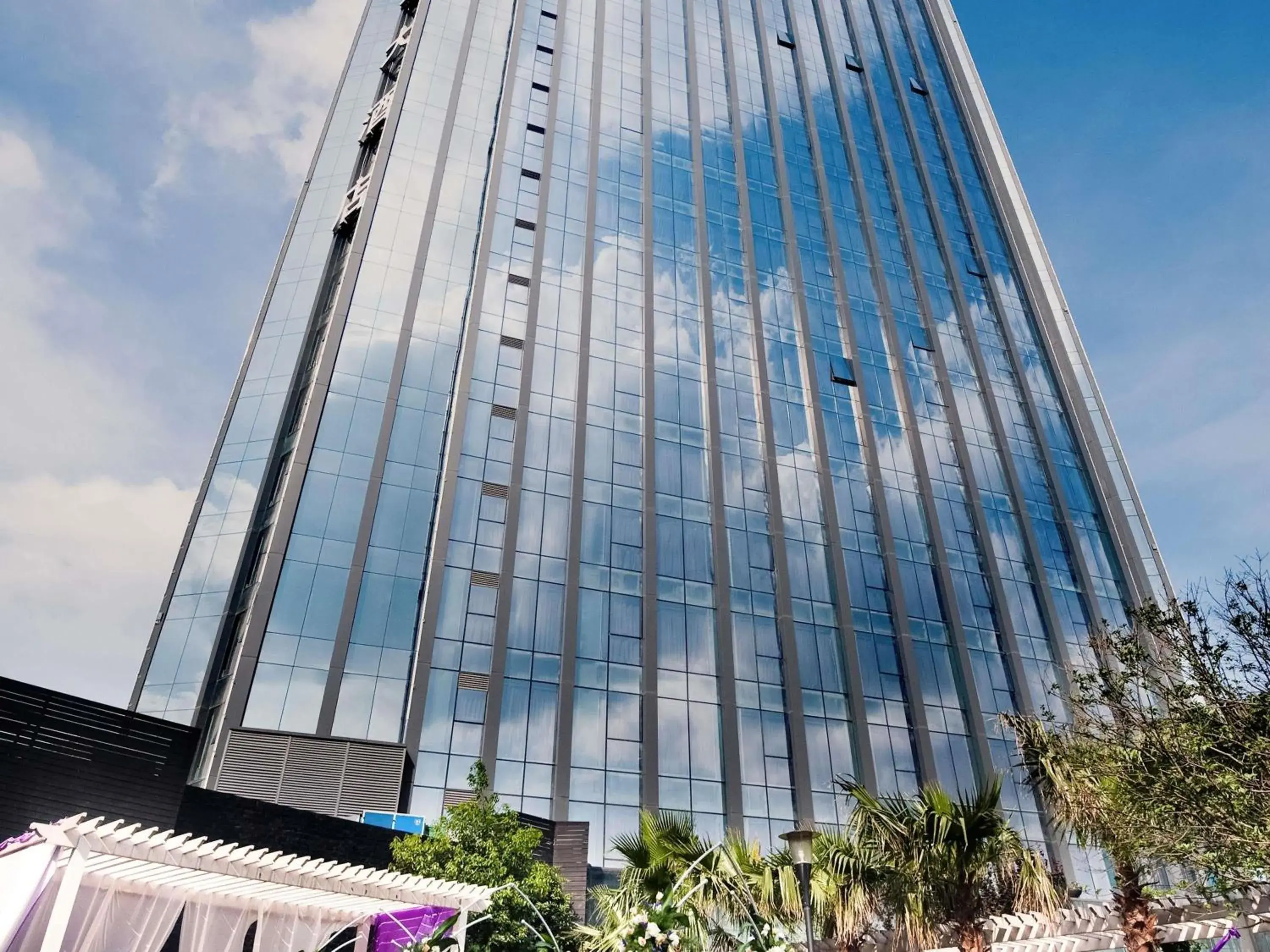 Property building in Pullman Guiyang Property building in Pullman Guiyang