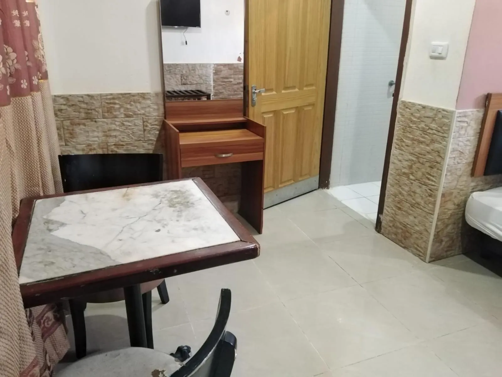 Bed in Amman Palace Hotel