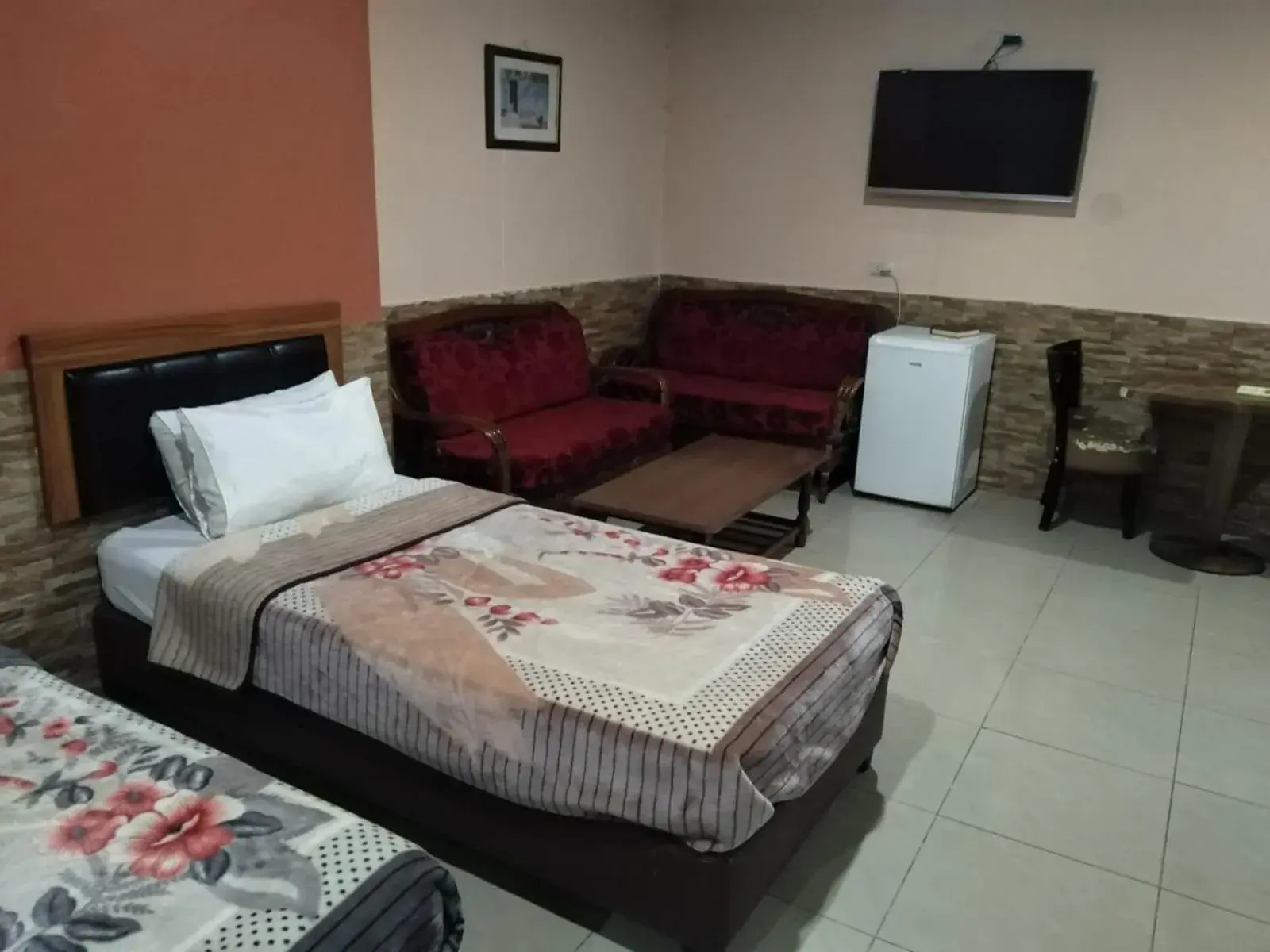 4-Bed Mixed Dormitory Room in Amman Palace Hotel 4-Bed Mixed Dormitory Room in Amman Palace Hotel