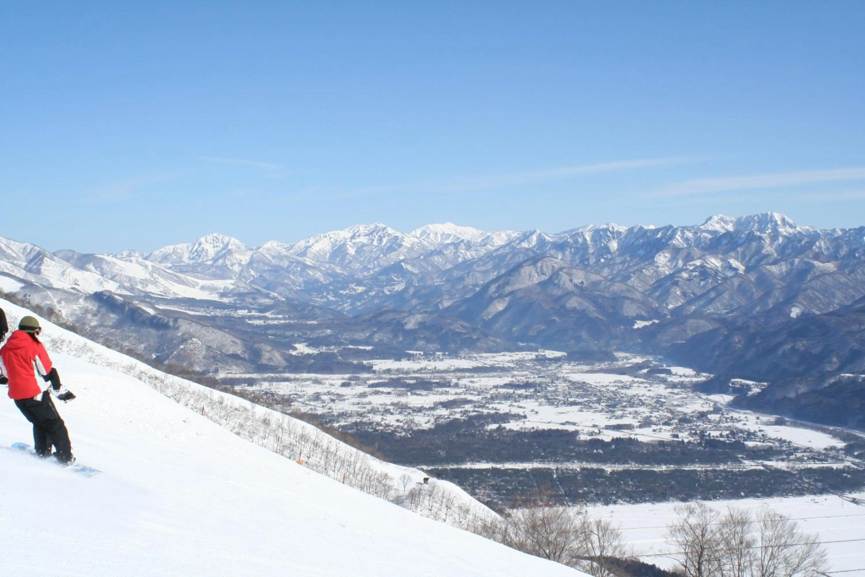 Skiing in Santana Lodge Hakuba
