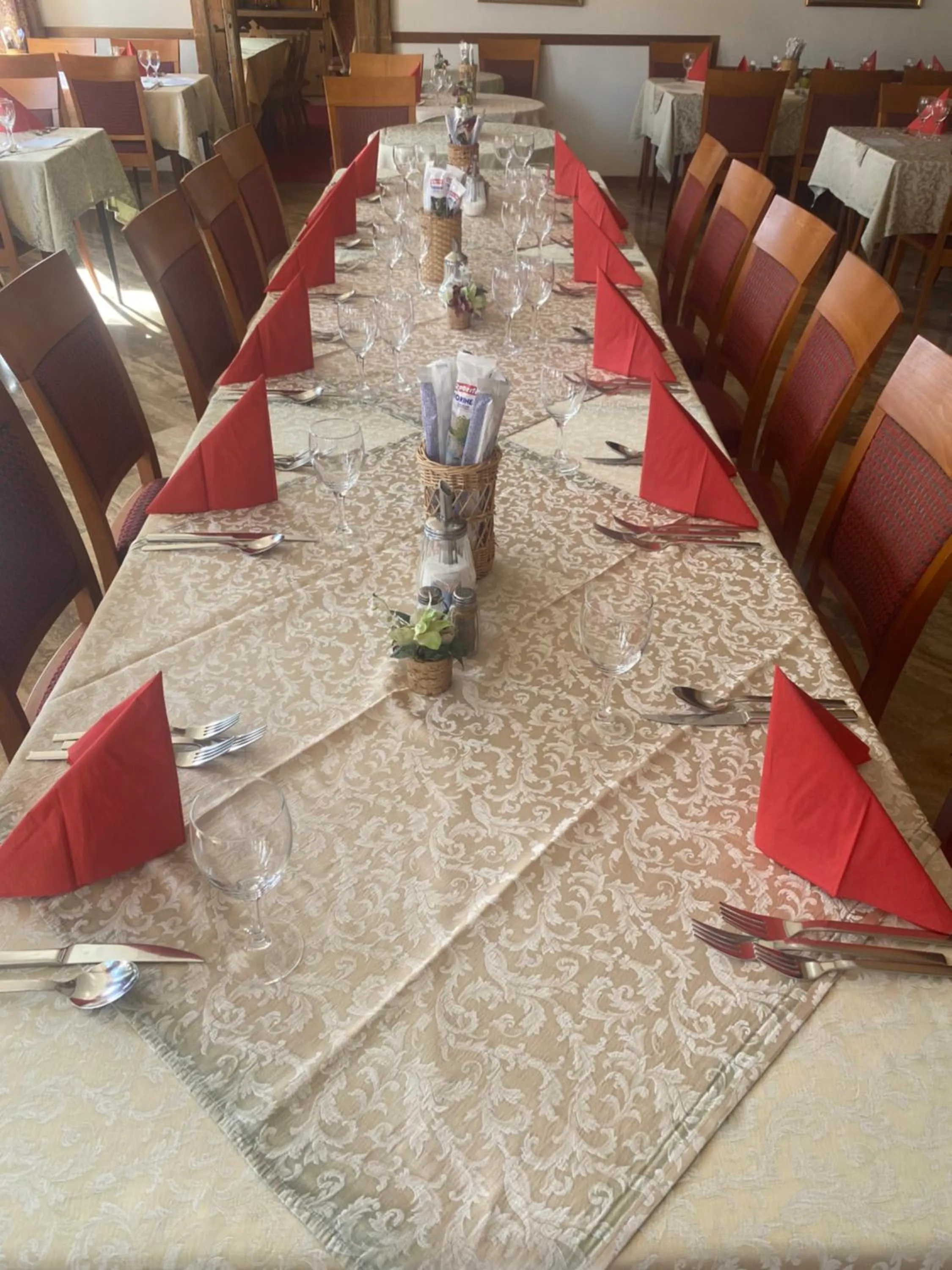 Restaurant/places to eat in Hotel Villa Emilia