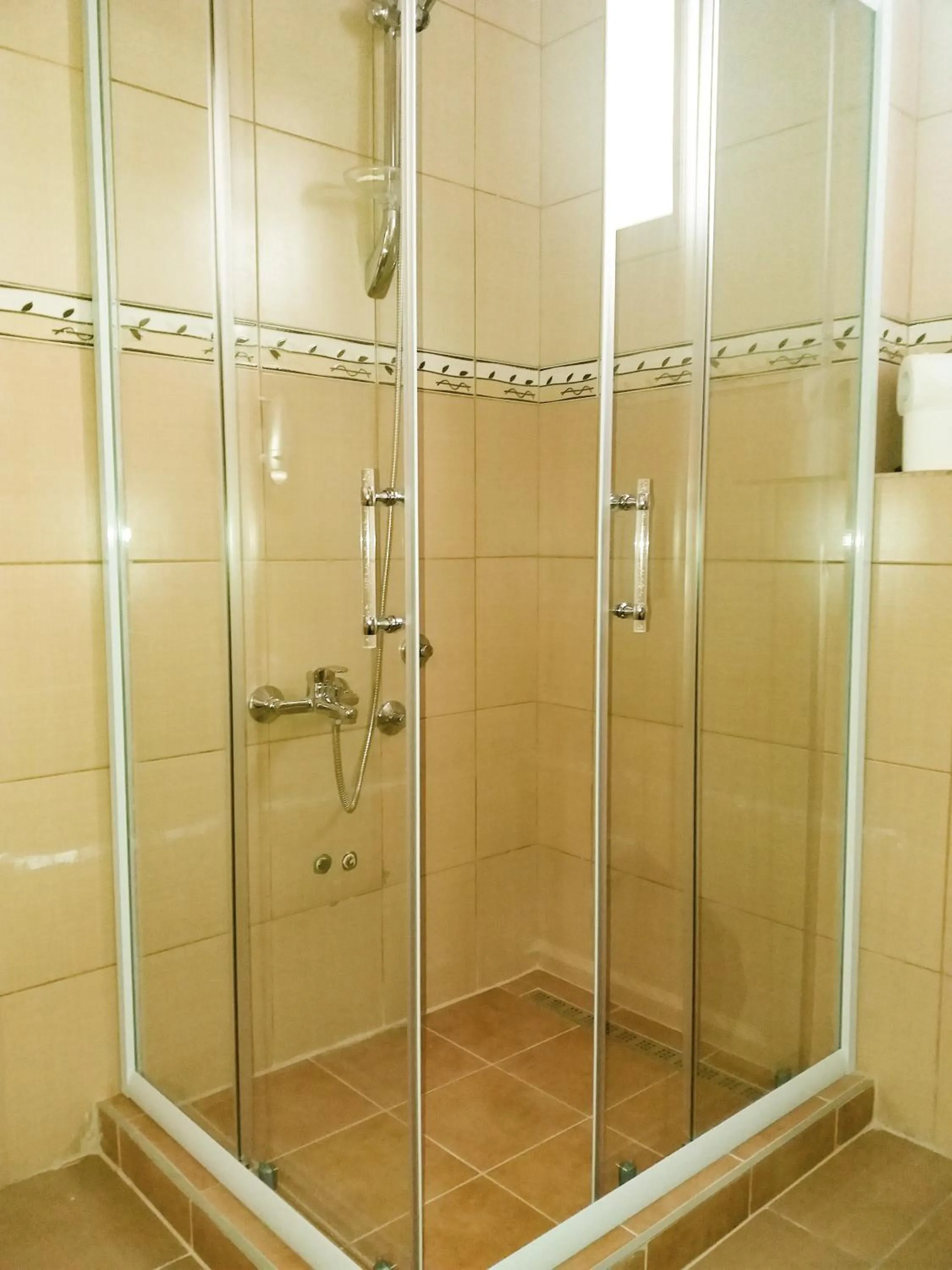 Apartment with Mountain View in Hotel & Restaurant Great Wall - Airport