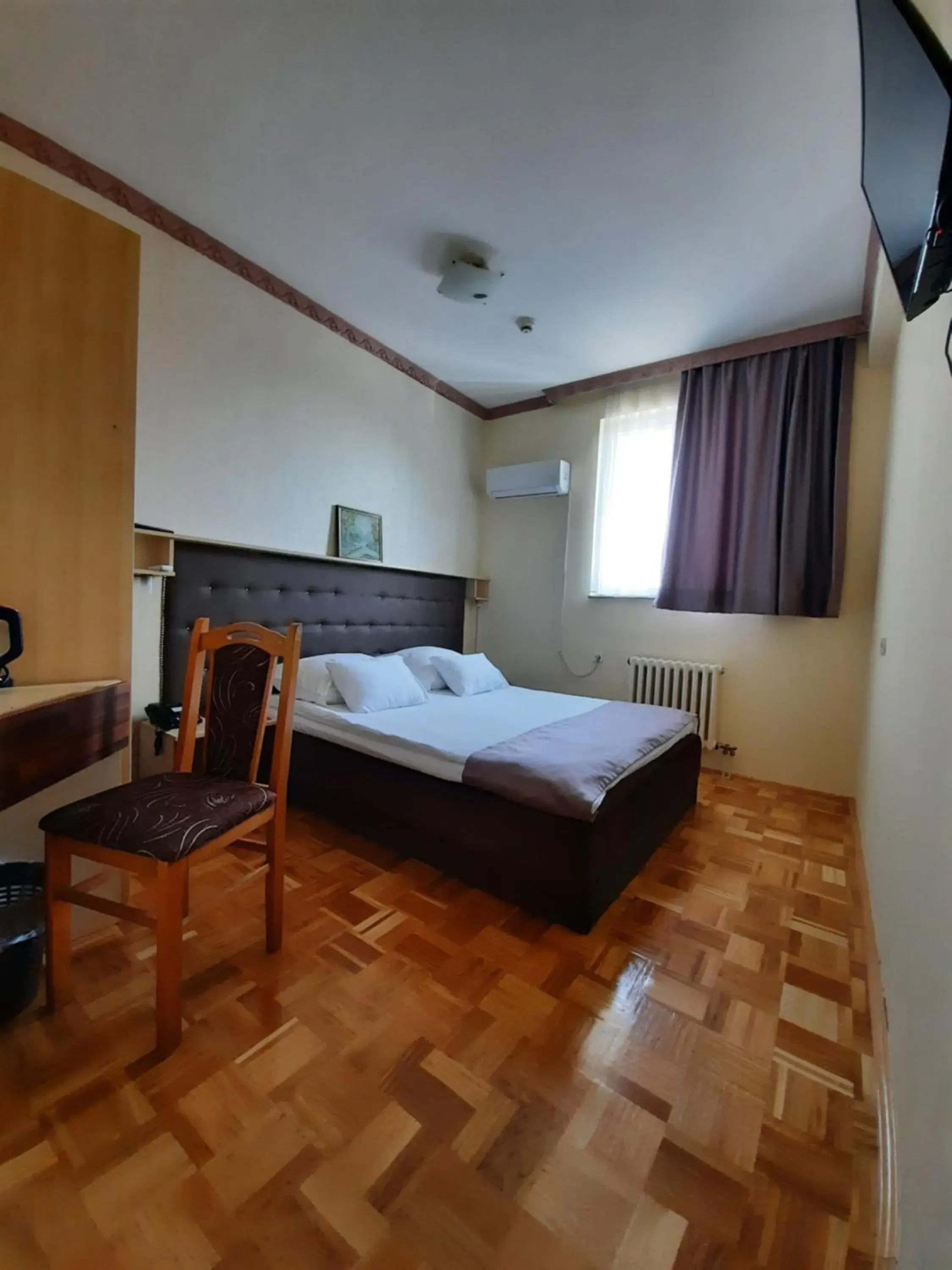 Double Room - single occupancy in Hotel & Restaurant Great Wall - Airport Double Room - single occupancy in Hotel & Restaurant Great Wall - Airport